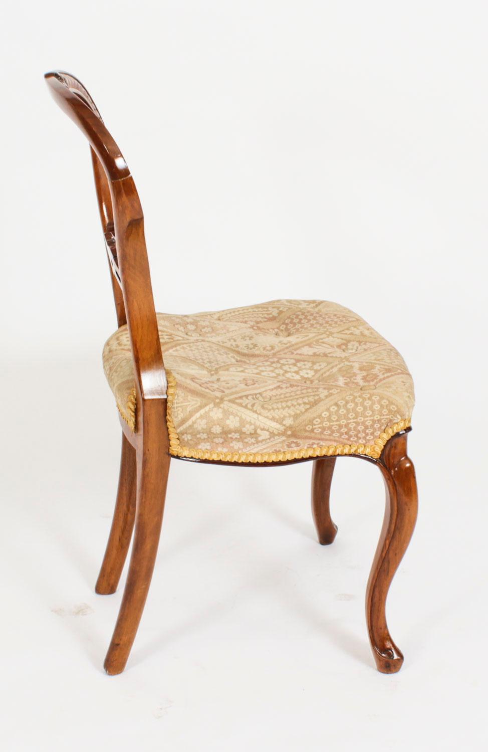 Mid-19th Century Antique Set of 6 Victorian Walnut Cabriole Dining Chairs 19th Century For Sale
