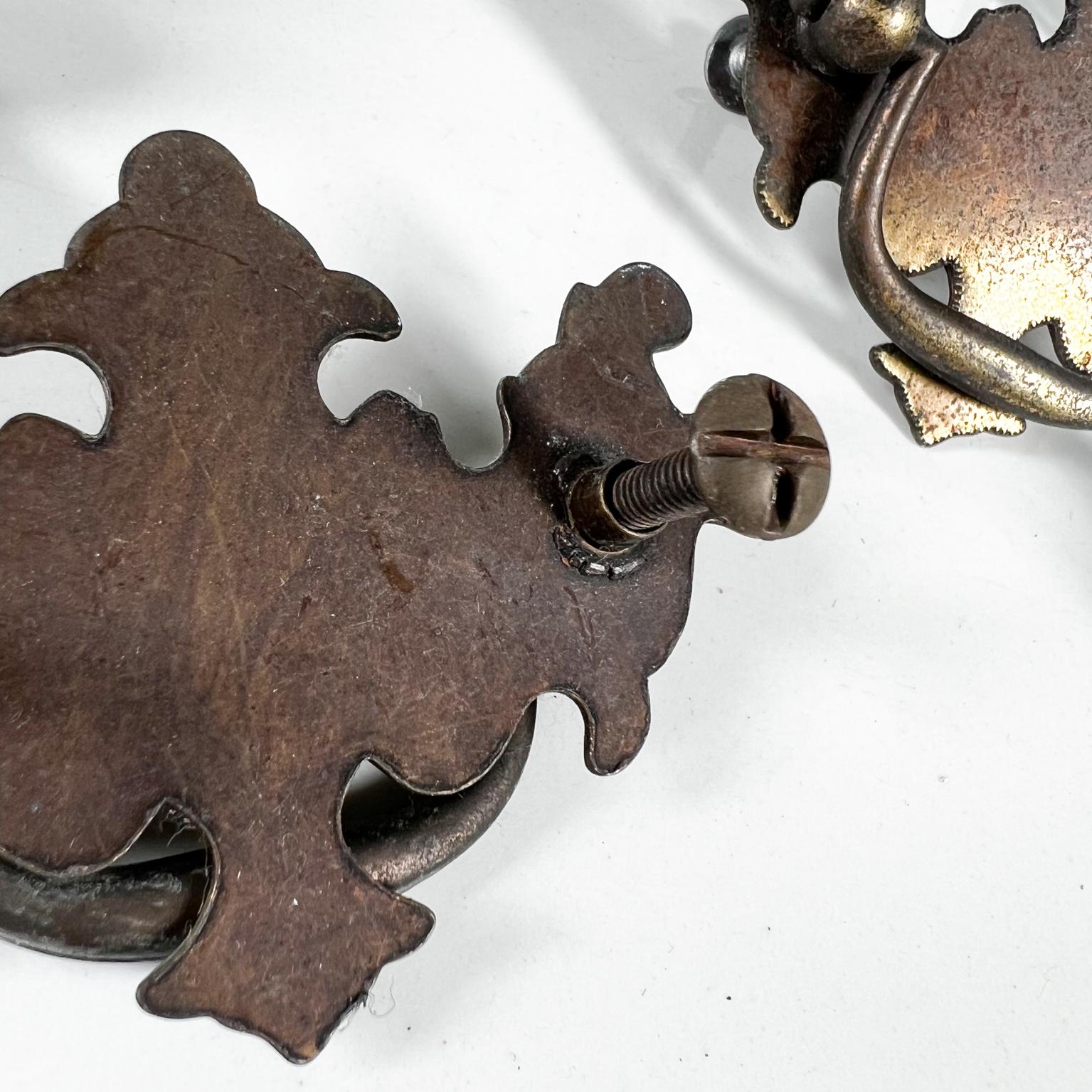 Antique Set of 7 Brass Pull Handles Ornate Knobs Vintage Hardware For Sale 1