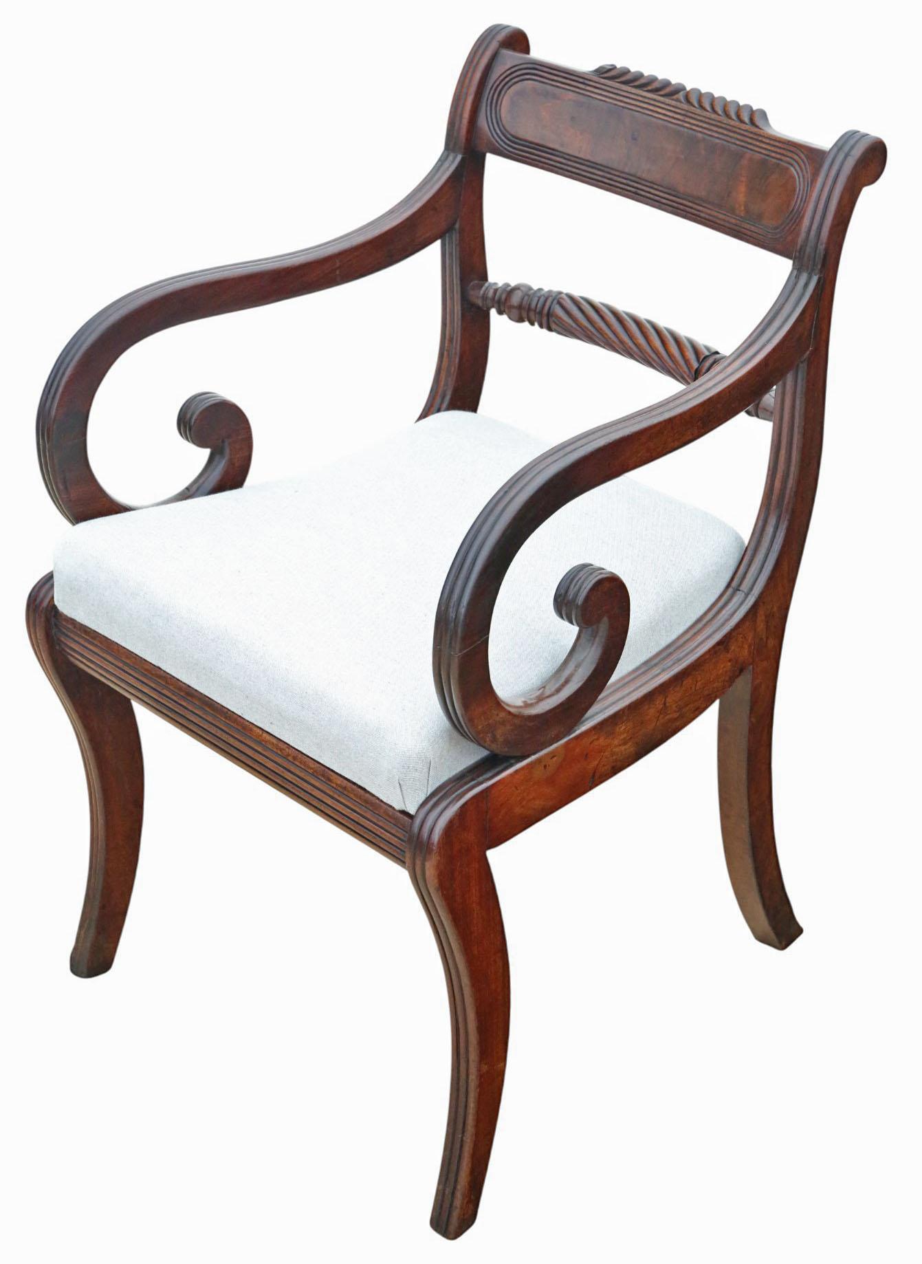 Début du XIXe siècle Ensemble antique de 8 (7 +1)  Chaises de salle à manger et de sculpteur en acajou de style Régence du 19e siècle en vente