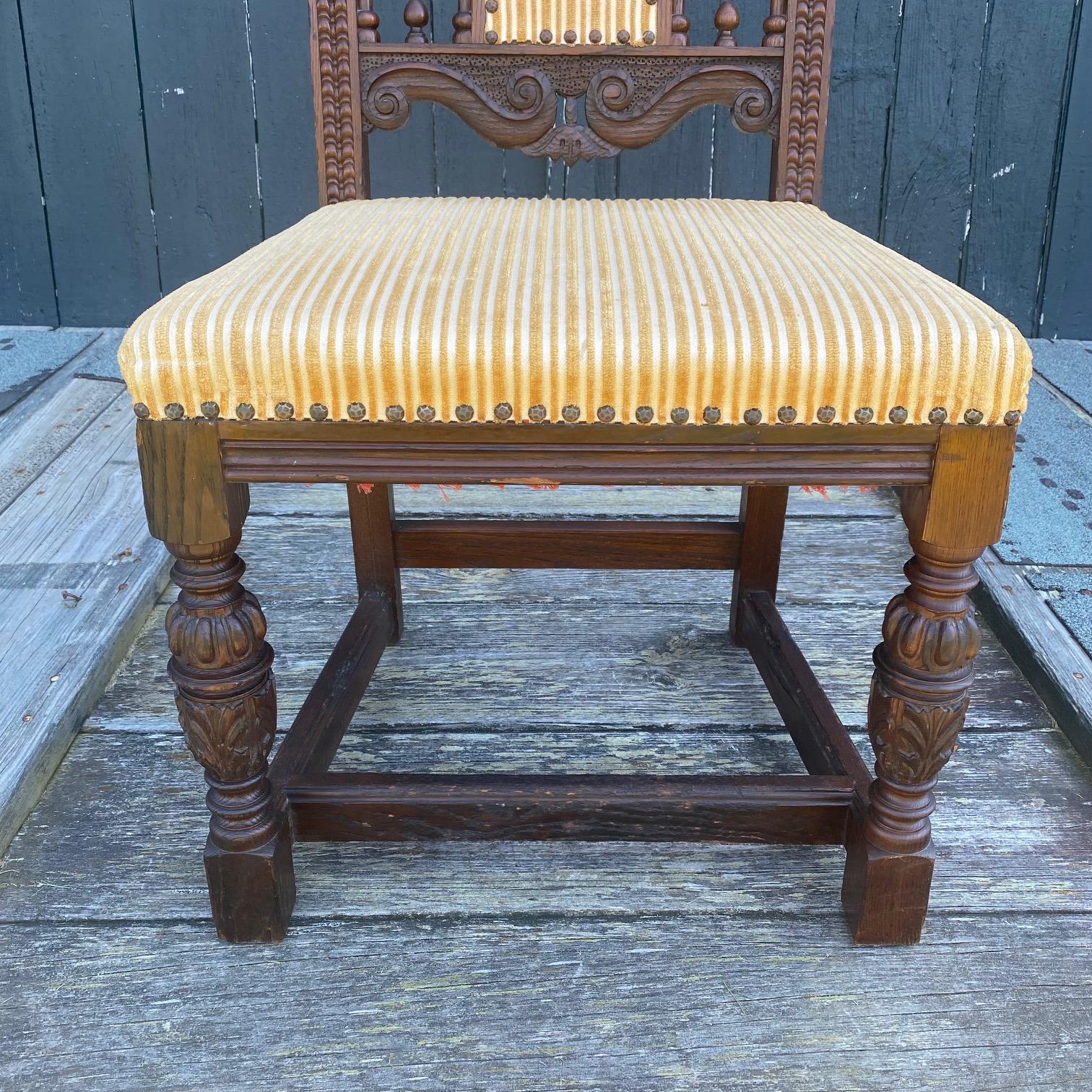 Antique Set of 8 British Jacobean Style Carved Oak Dining Chairs In Good Condition In Hopewell, NJ