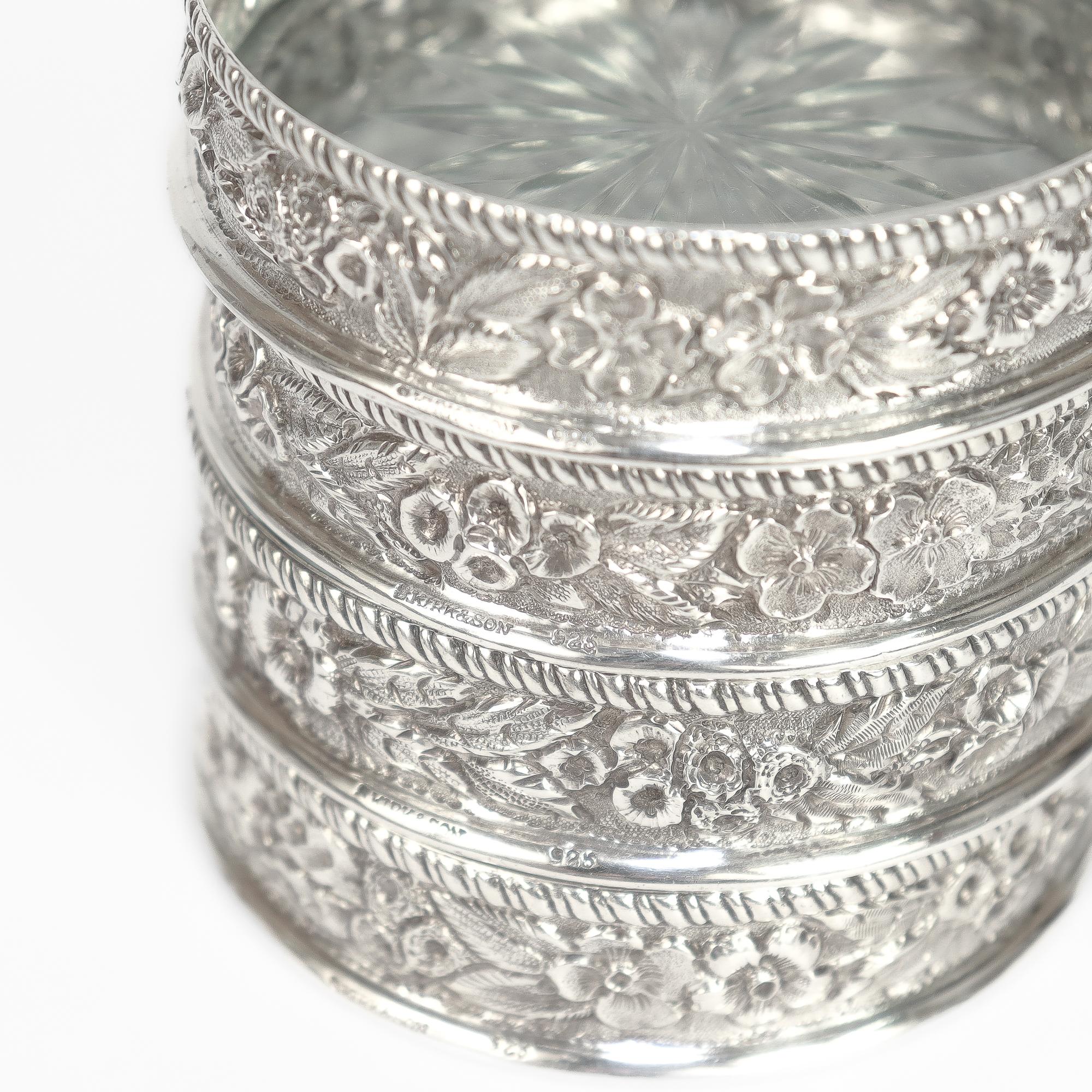 Juego antiguo de 8 posavasos S. Kirk & Son de plata repujada y cristal tallado en venta 1