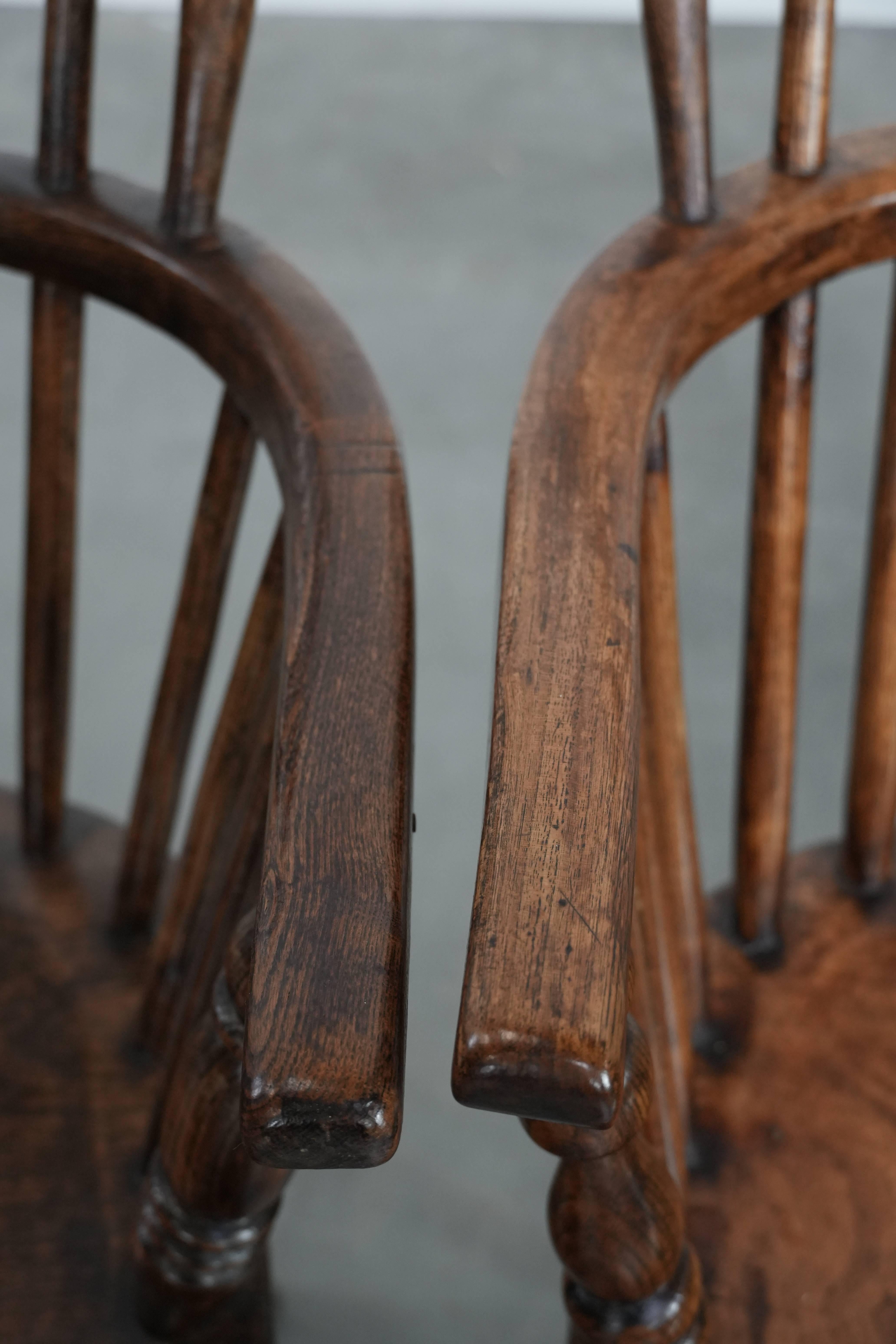 Ensemble ancien de 8 très belles chaises / fauteuils Windsor anglais en vente 2