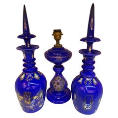 Conjunto Antiguo de Vidrio Opalino Esmaltado en Azul para el Mercado Islámico, Siglo XIX