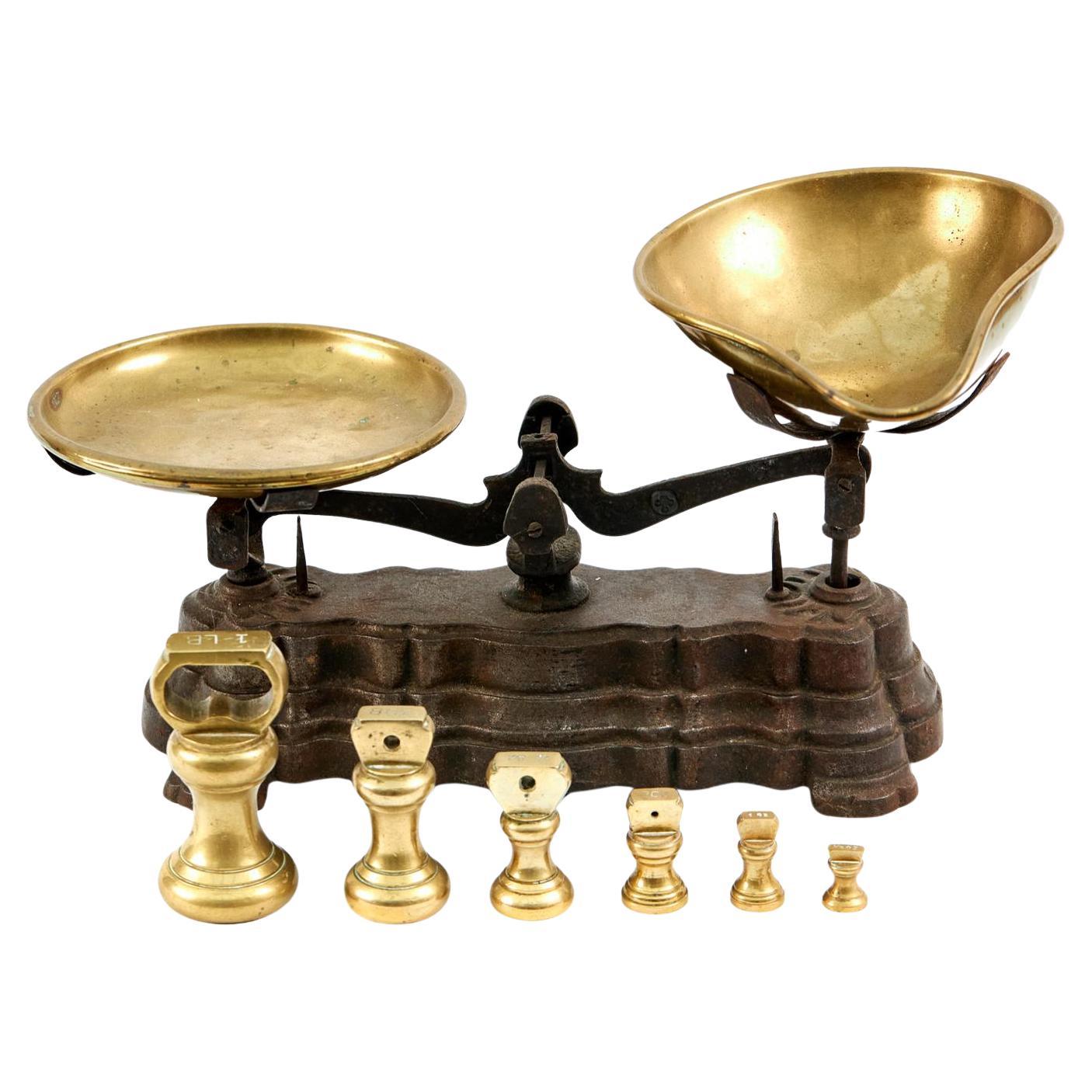 Juego Antiguo De Balanzas De Cocina De Latón Y Hierro