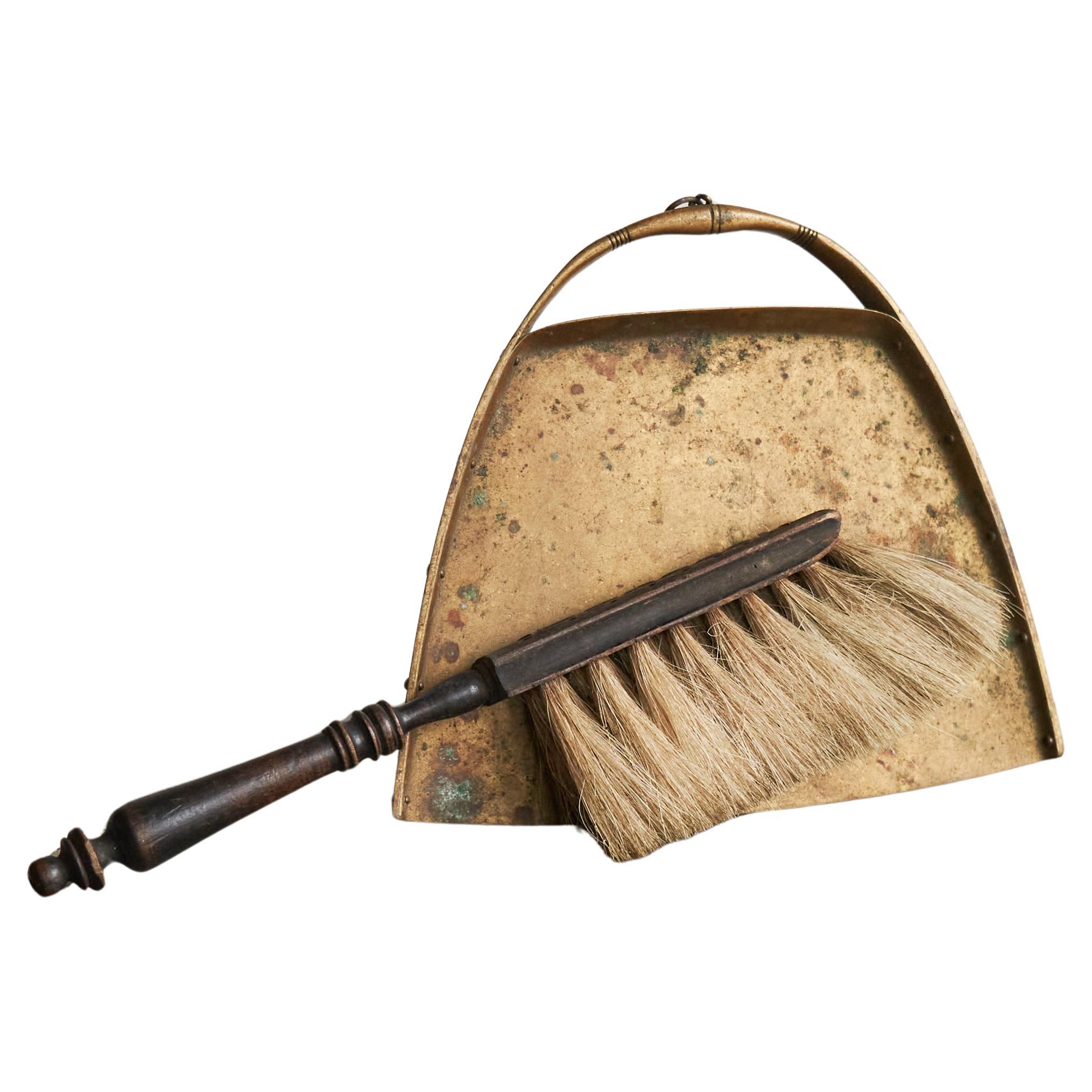 Pelle et brosse anciennes en laiton patiné et Wood Wood 19ème siècle