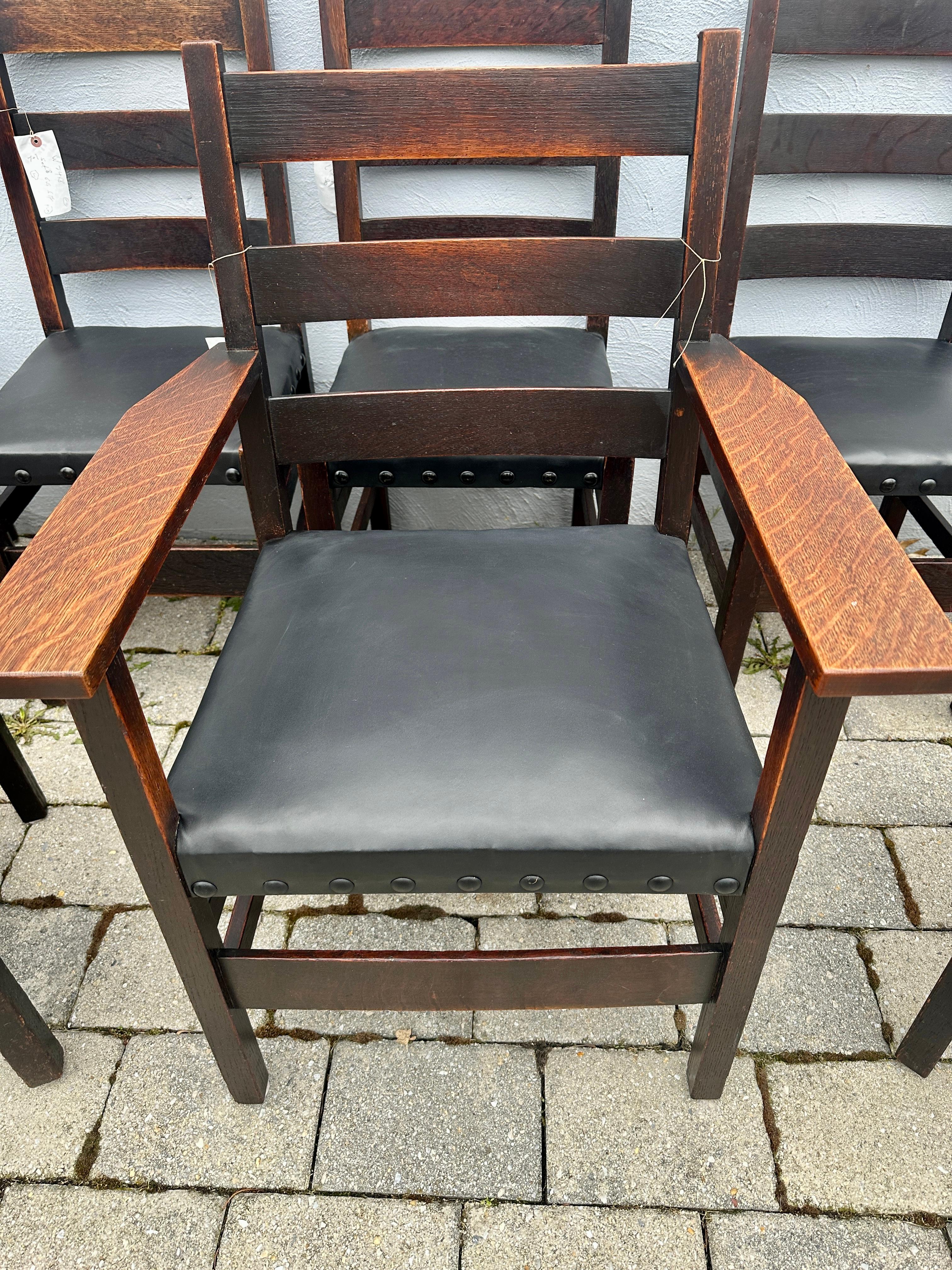 Conjunto Antiguo de Ocho (8) Sillas de Comedor Gustav Stickley - W7468  DEBE VENDER en venta 5