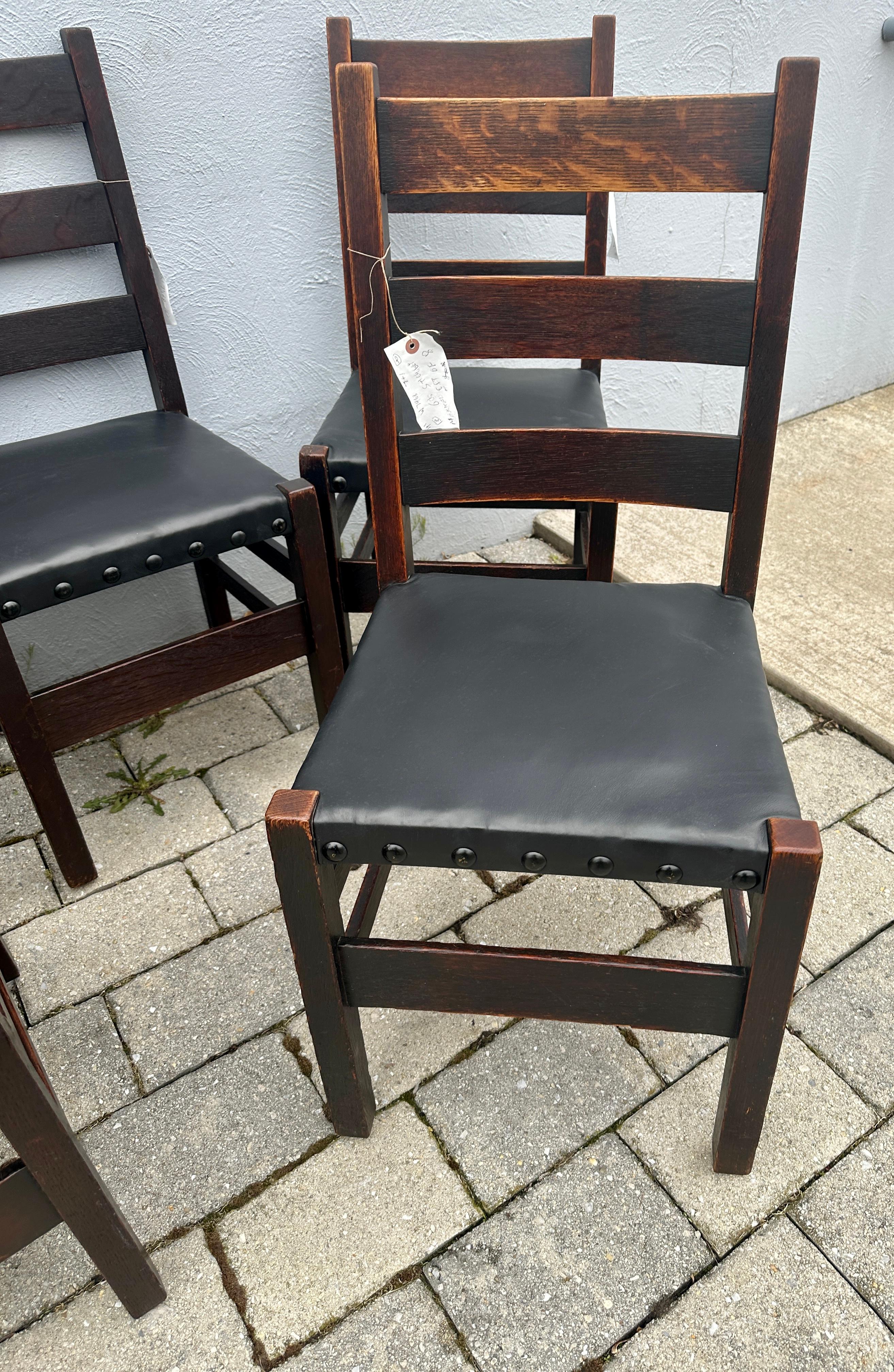 Conjunto Antiguo de Ocho (8) Sillas de Comedor Gustav Stickley - W7468  DEBE VENDER en venta 10