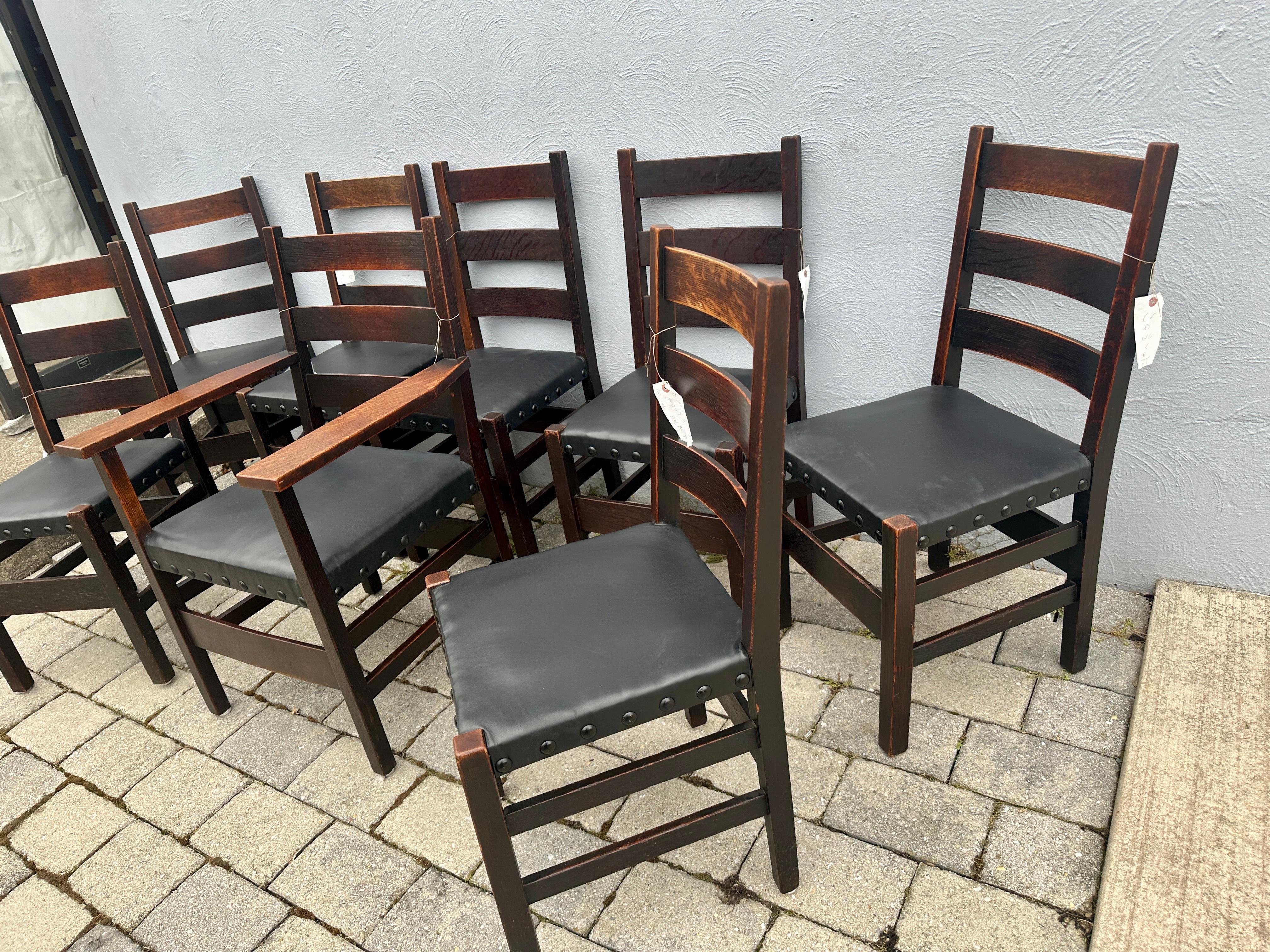 Conjunto Antiguo de Ocho (8) Sillas de Comedor Gustav Stickley - W7468  DEBE VENDER en venta 2