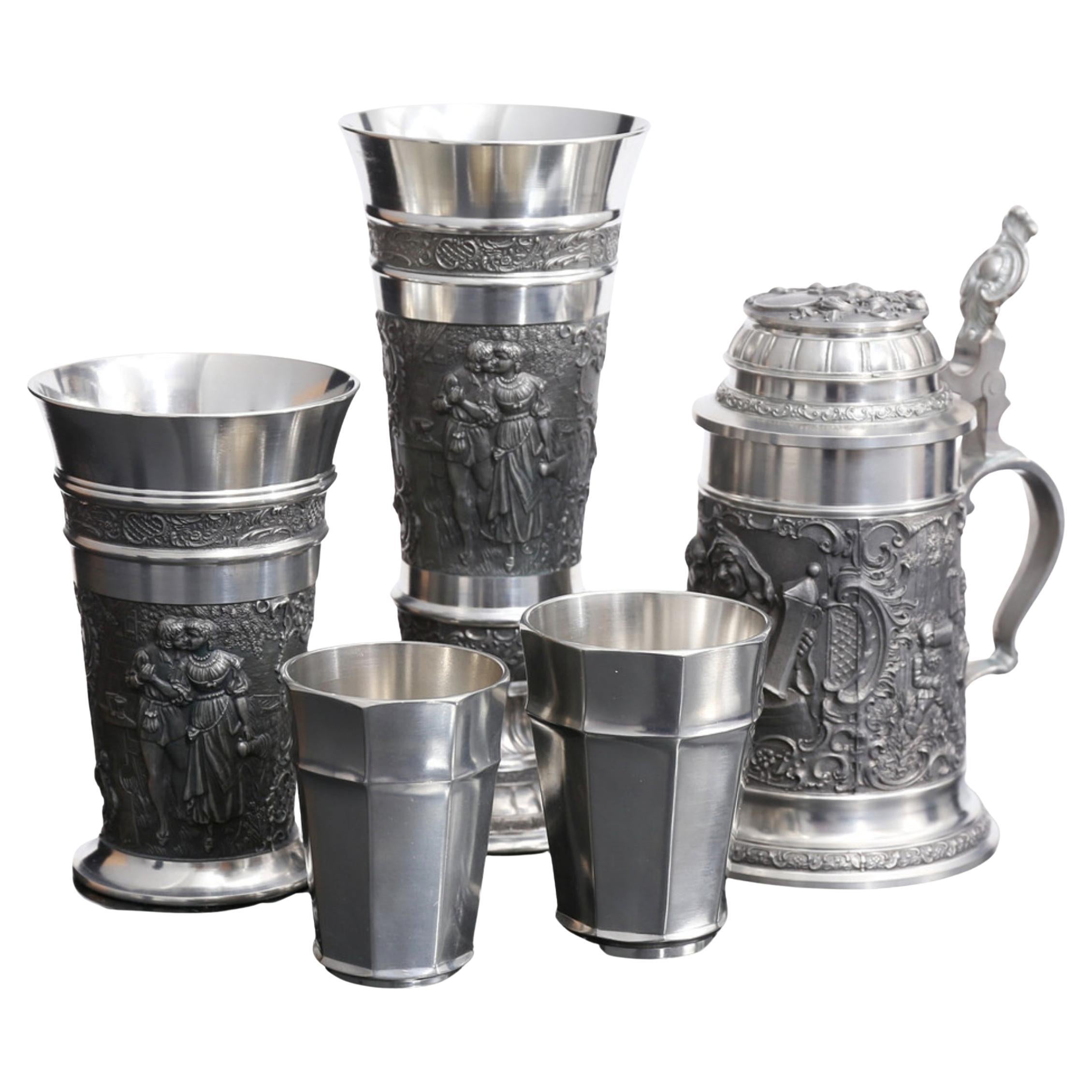 Antiker Satz von fünf deutschen Zinn-Defregger-Bierstein-Dekoschalen aus Zinn