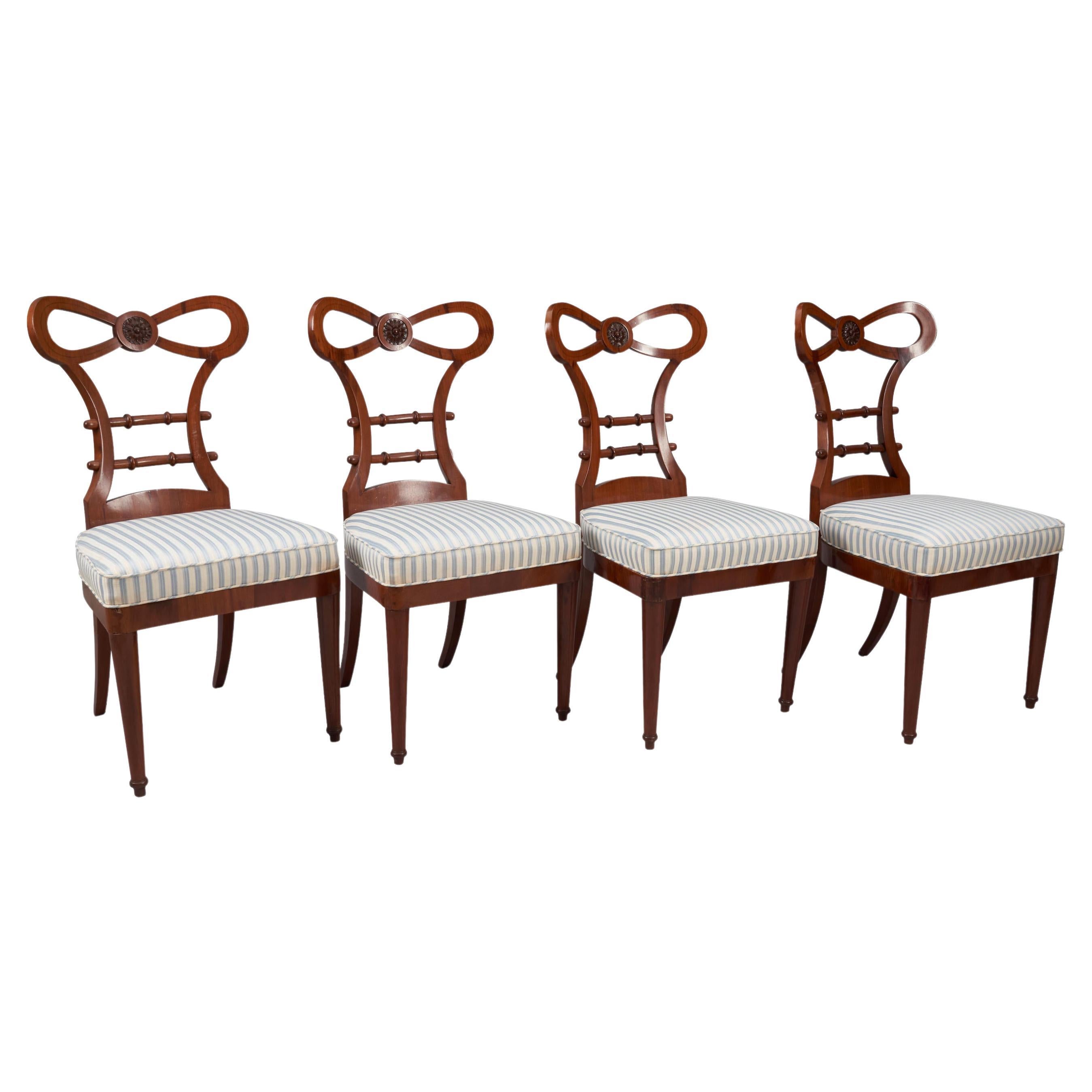 Antique Set of Four Biedermeier Walnut Side Chairs, 19th Century For Sale
