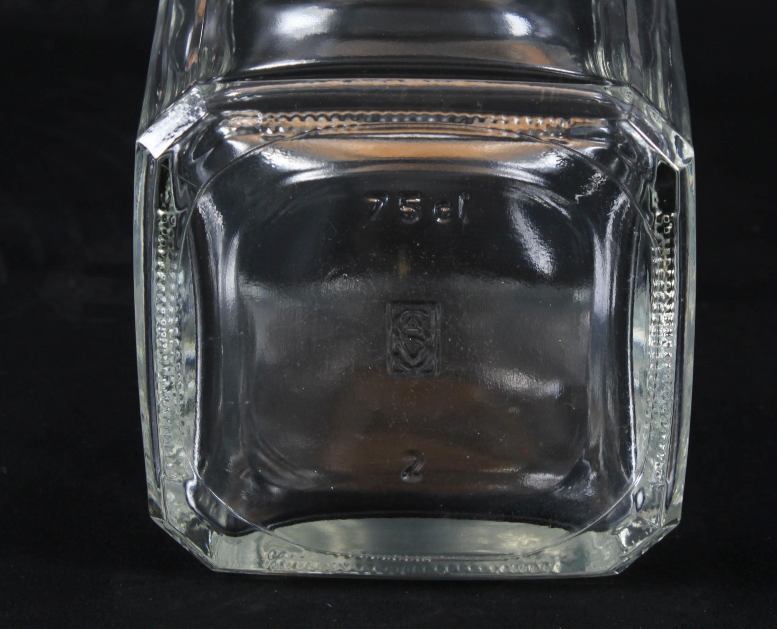 Ensemble ancien de quatre carafes en cristal du début du 20e siècle en vente 4