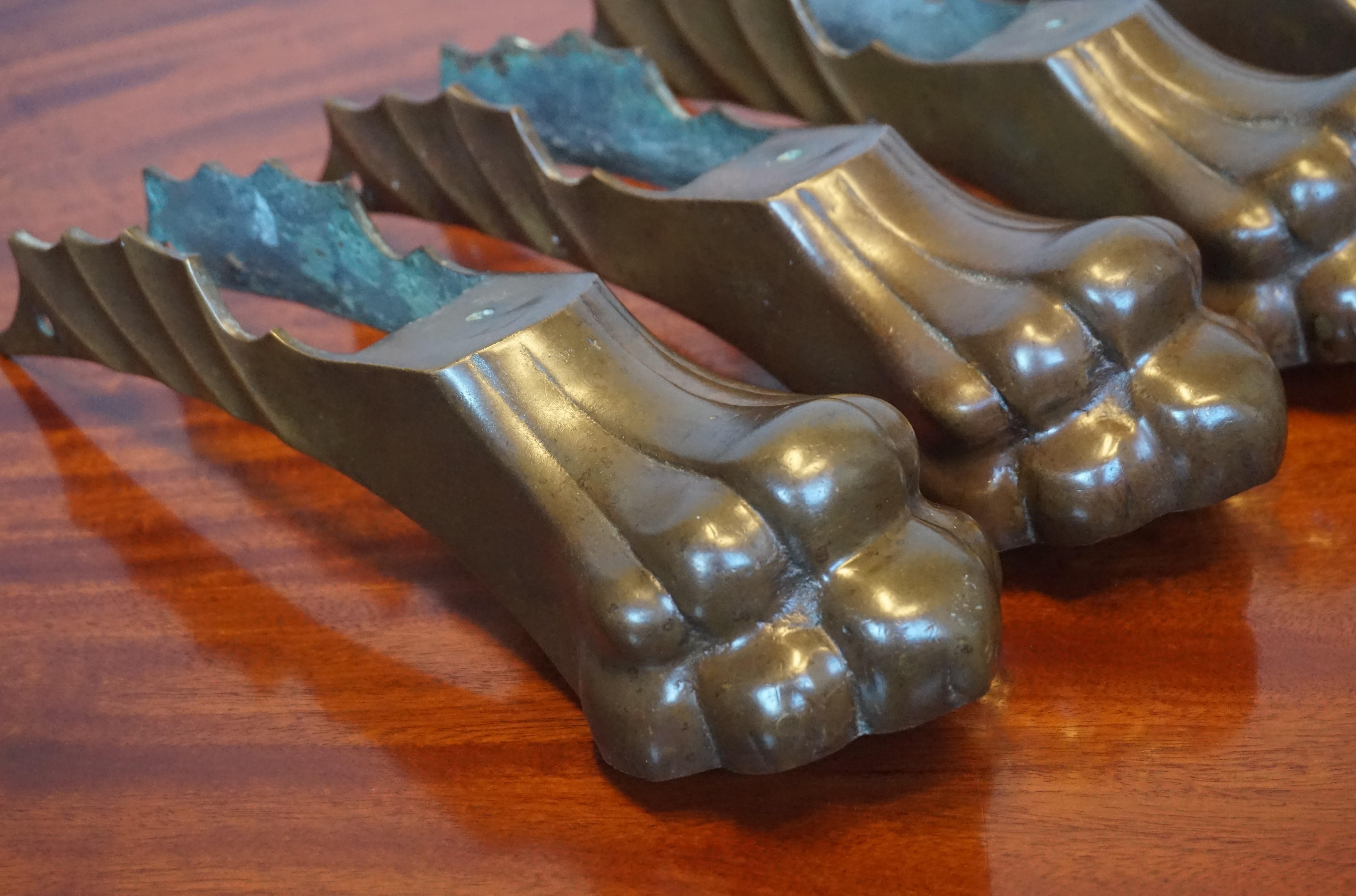 Antique Set of Four Handcrafted Cast Bronze Lion Feet with Gothic Dragon Wings For Sale 3