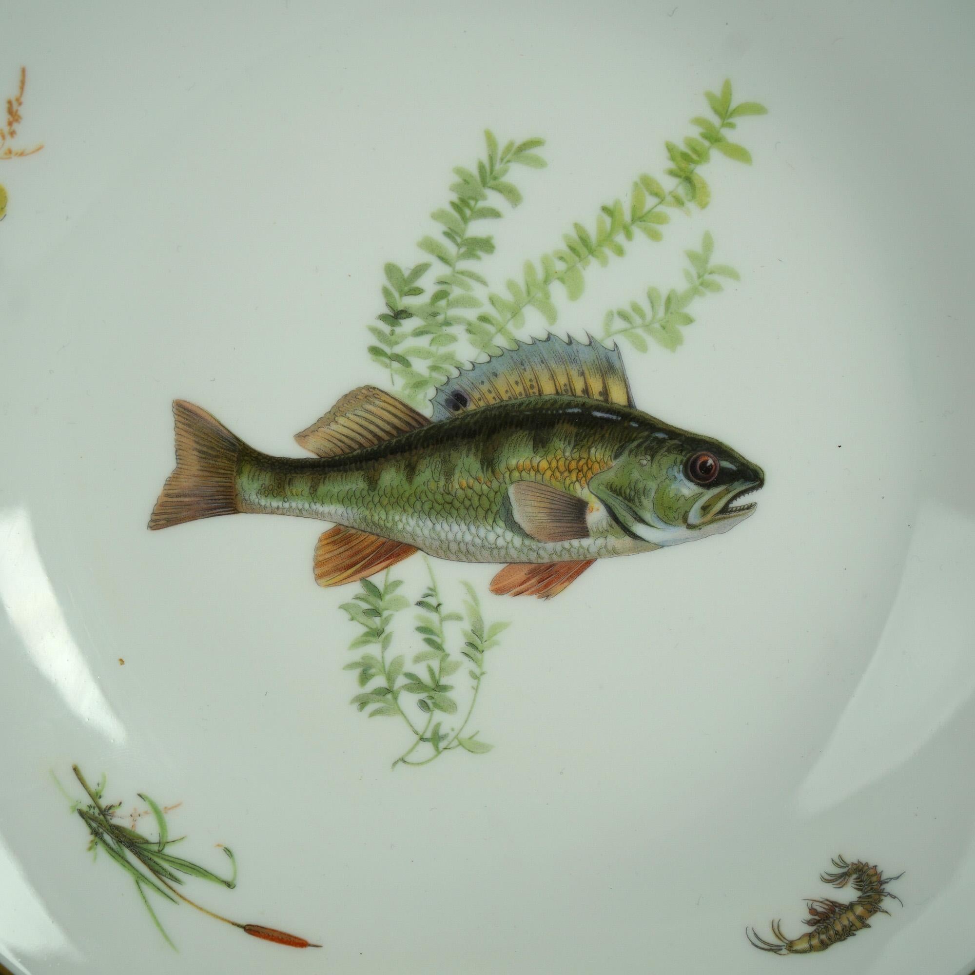 Antique Set of Four Italian Ginori Hand Painted Porcelain Fish Plates, C1930 For Sale 2