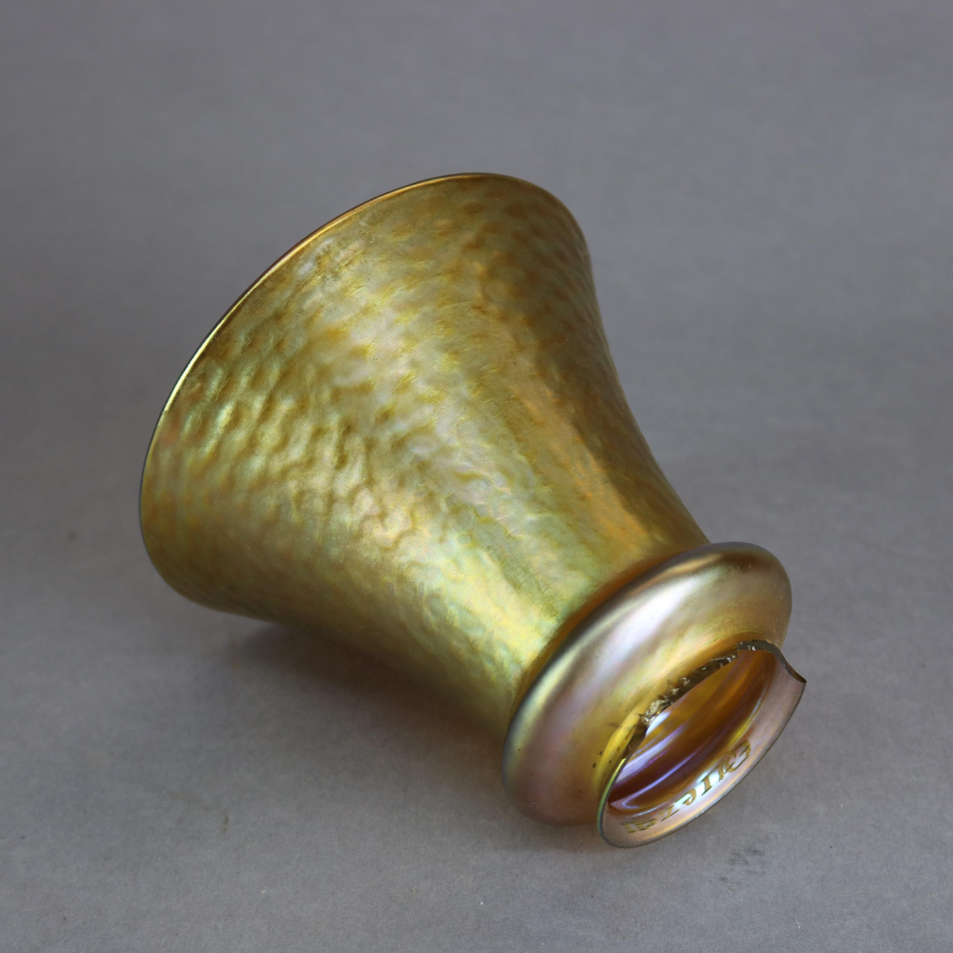 American Antique Set of Four Quezal Art Glass Bell-Form Shades, Signed, Circa 1920