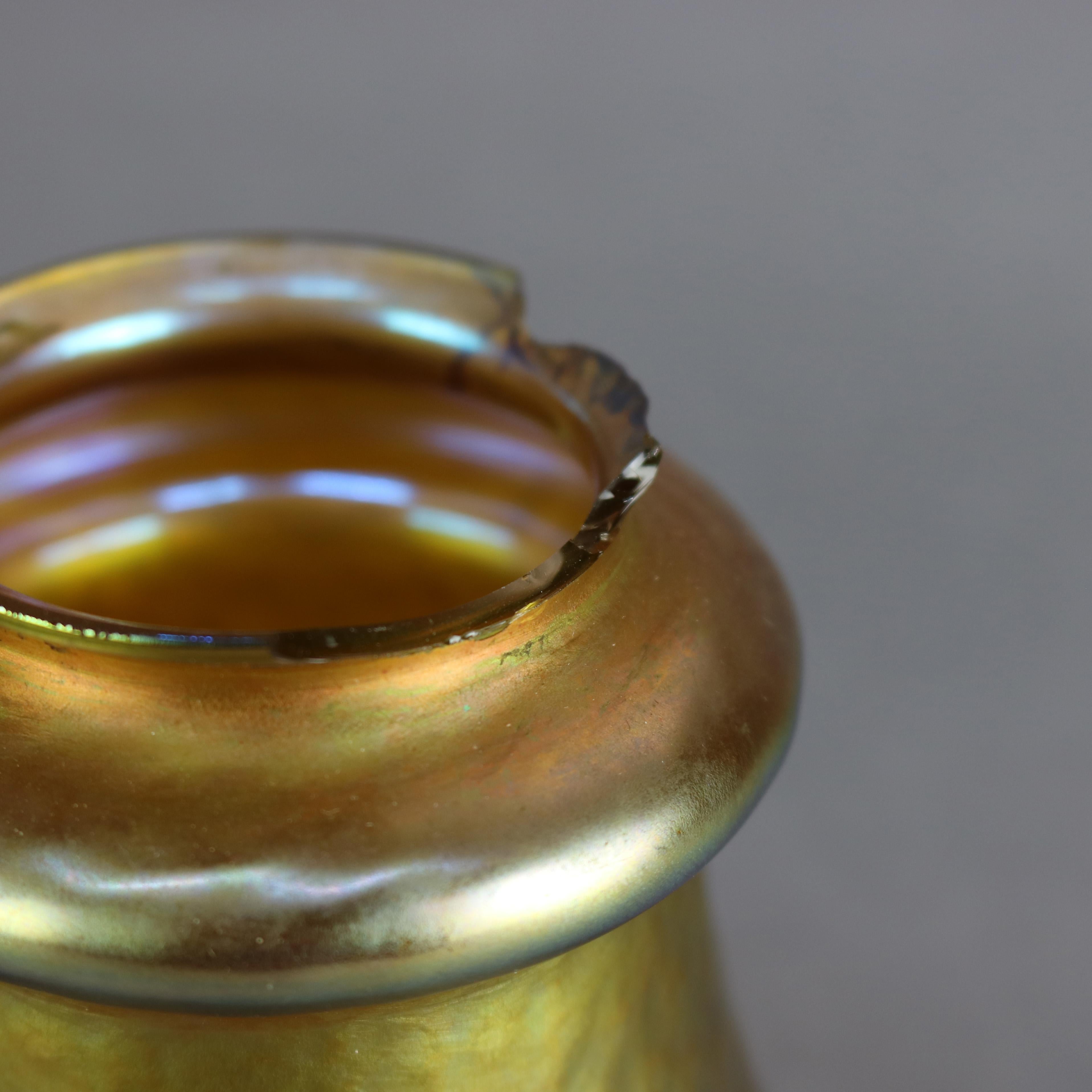 Antique Set of Four Quezal Art Glass Bell-Form Shades, Signed, Circa 1920 2