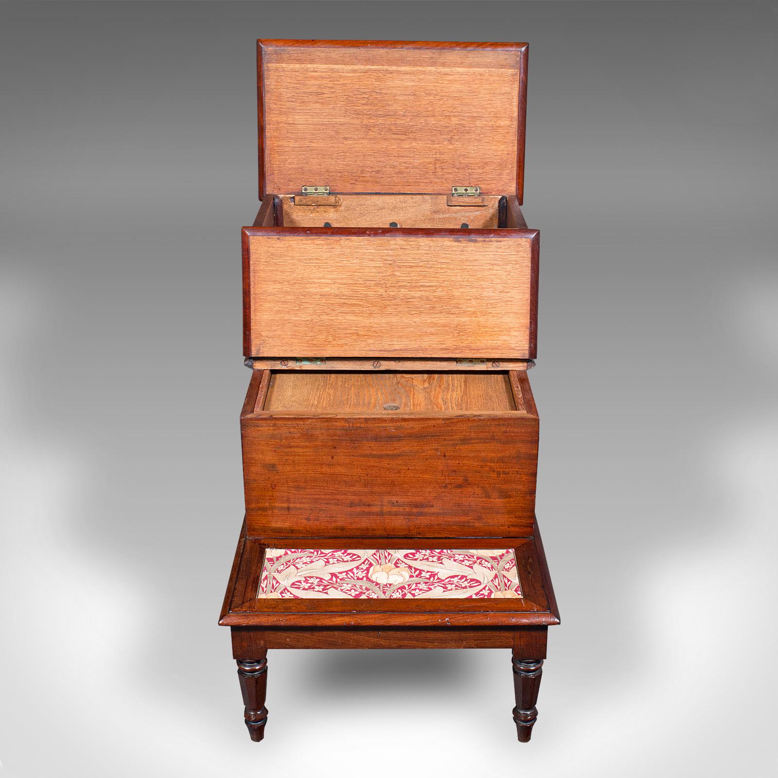Ensemble antique de marches de bibliothèque, anglais, noyer, Oak, Step Storage Stand, Regency Bon état - En vente à Hele, Devon, GB