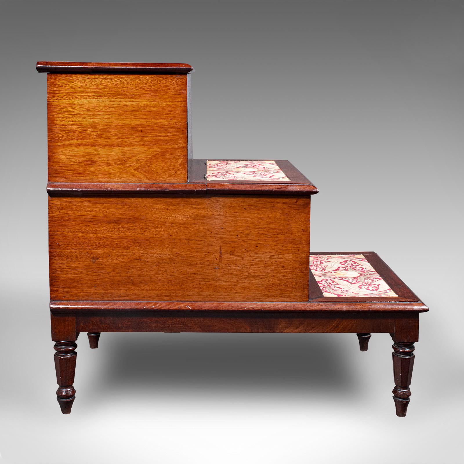 Début du XIXe siècle Ensemble antique de marches de bibliothèque, anglais, noyer, Oak, Step Storage Stand, Regency en vente