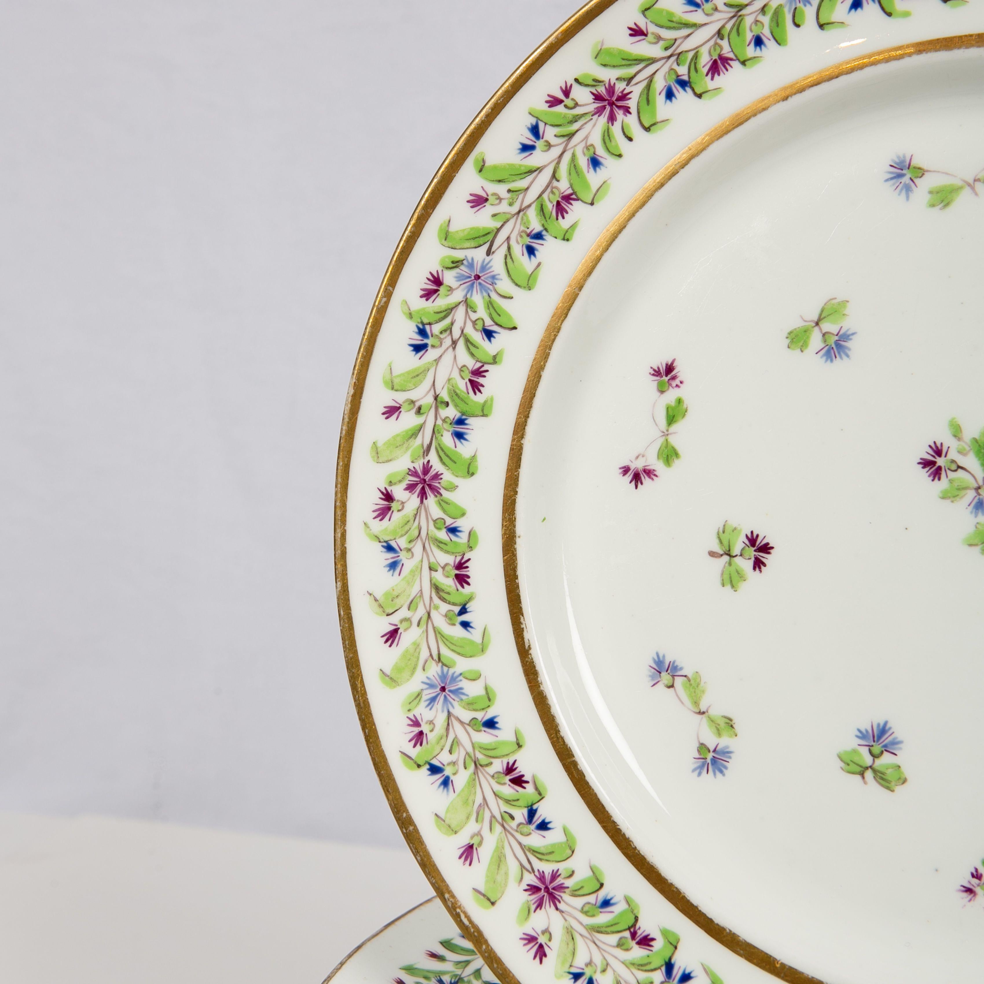 Ensemble antique de plats en porcelaine décorés de brindilles Bon état à Katonah, NY