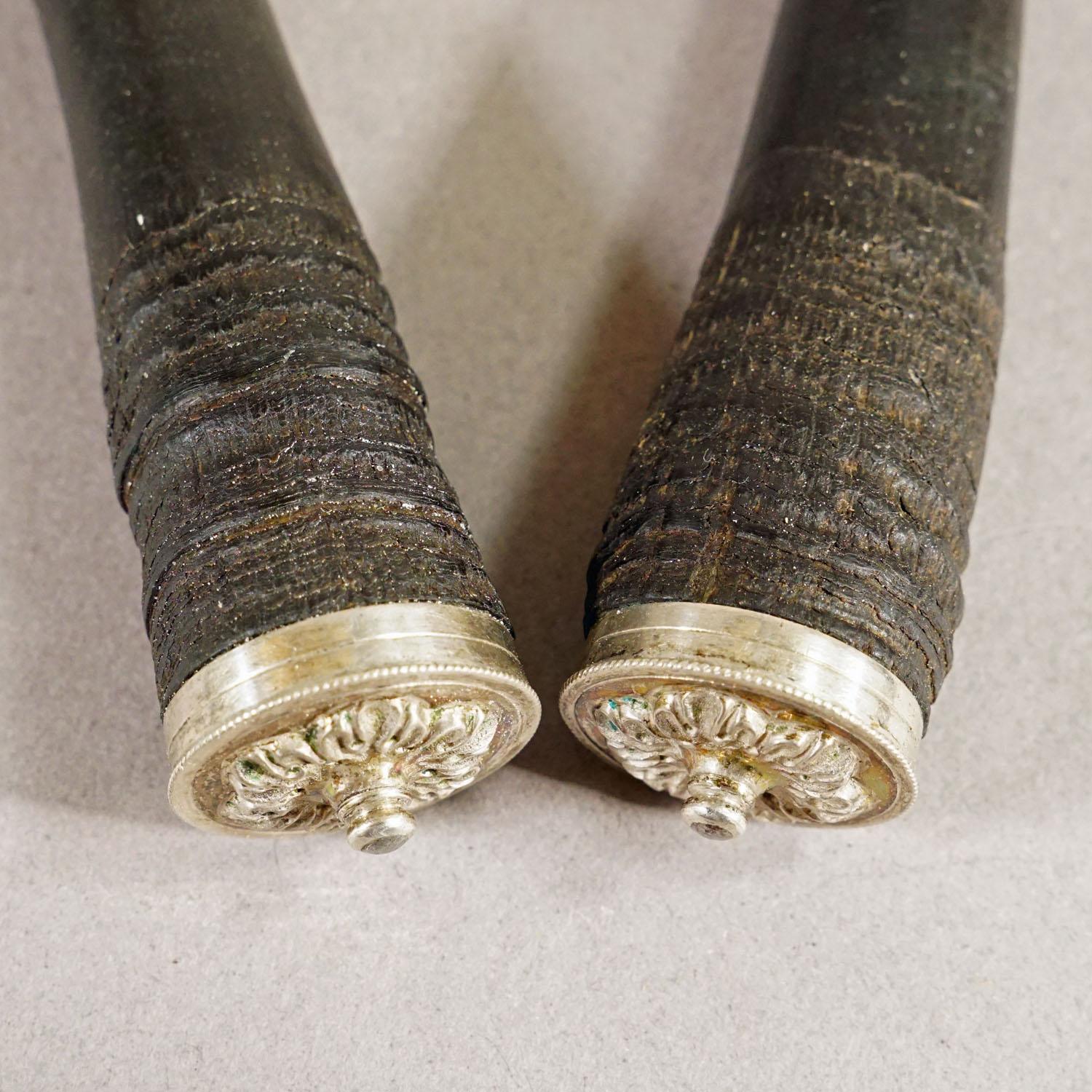 Set antique de couteaux de chasse rustiques avec manches en corne de chamois en vente 4