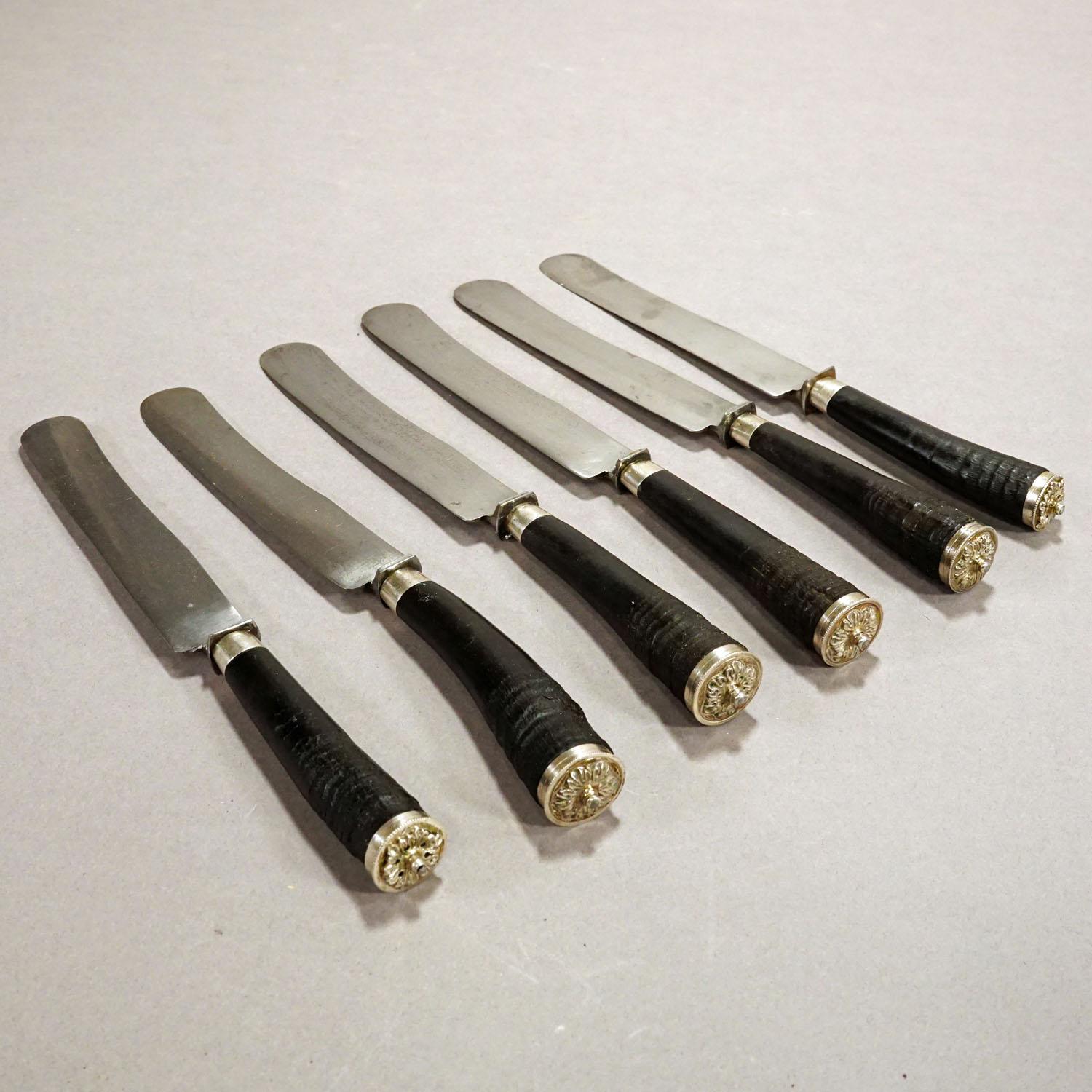 Set antique de couteaux de chasse rustiques avec manches en corne de chamois Bon état - En vente à Berghuelen, DE