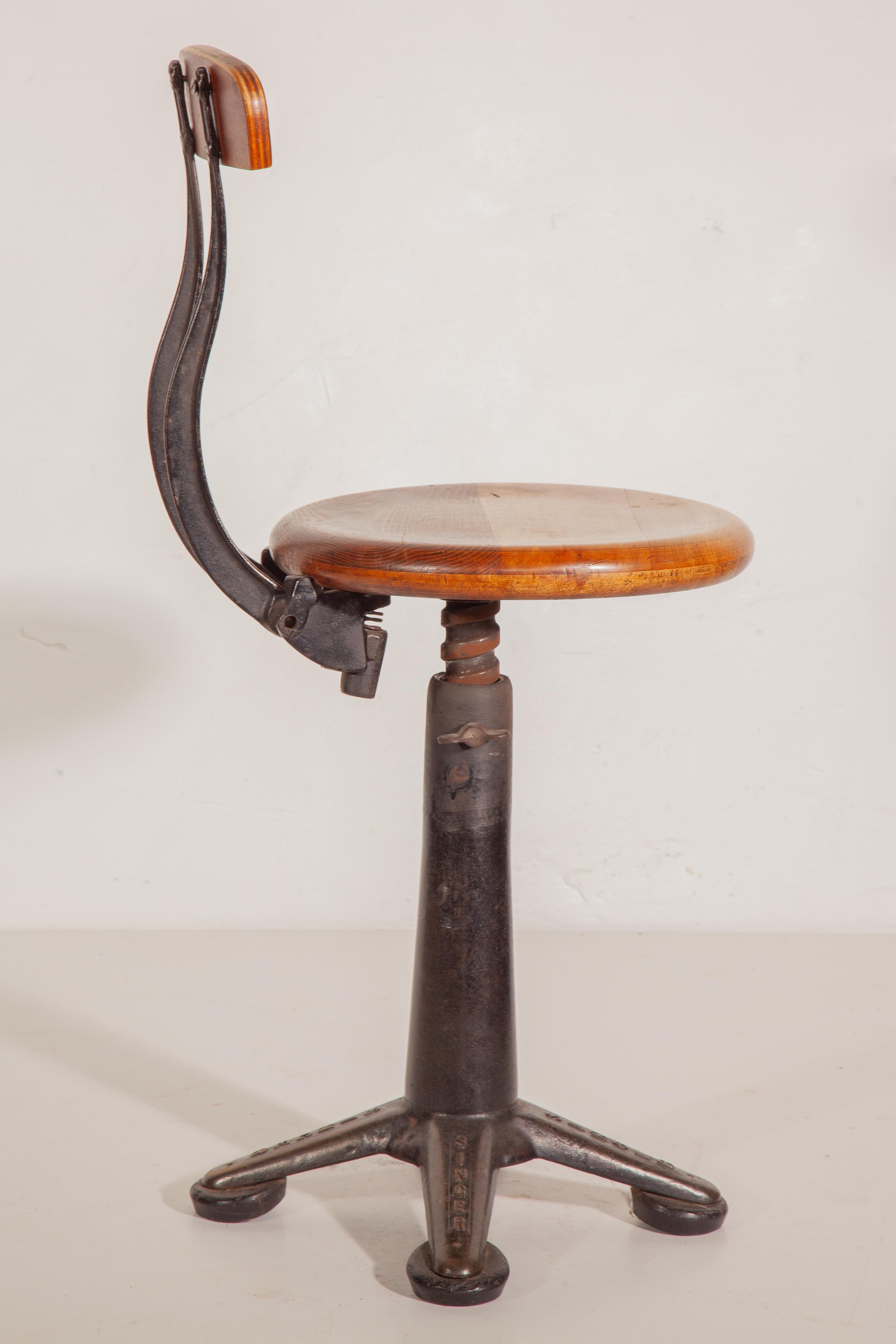 Antiker Satz von sechs verstellbaren Singer-Nähstühlen, Hocker, 1920er Jahre im Angebot 11