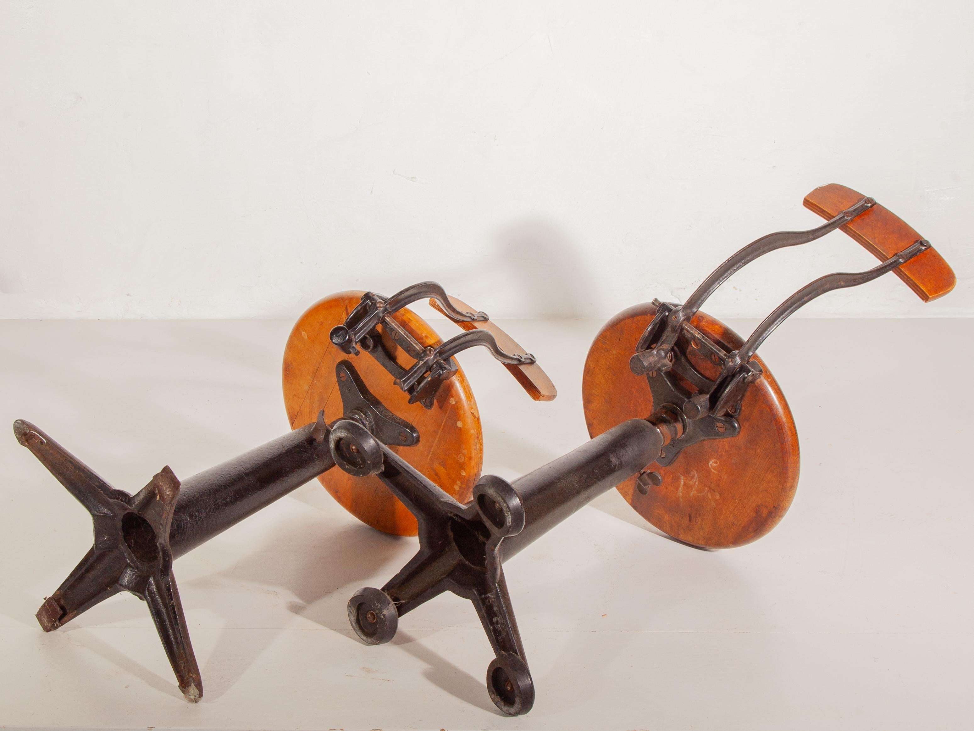 Antiker Satz von sechs verstellbaren Singer-Nähstühlen, Hocker, 1920er Jahre im Angebot 12