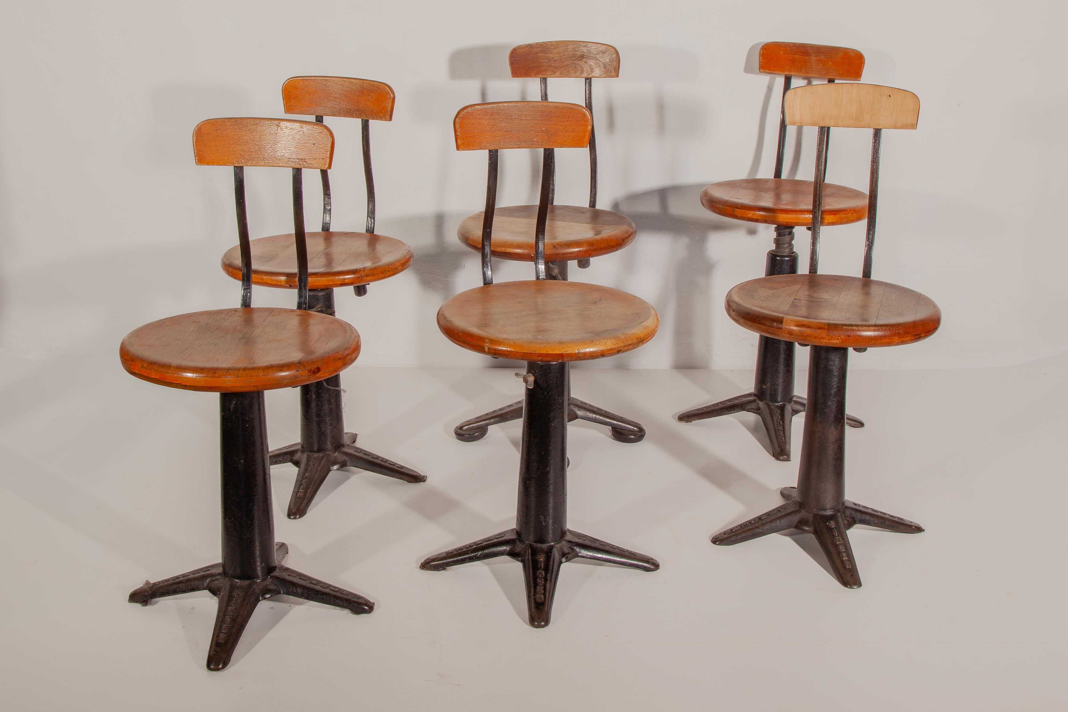 Antiker Satz von sechs verstellbaren Singer-Nähstühlen, Hocker, 1920er Jahre im Angebot 1