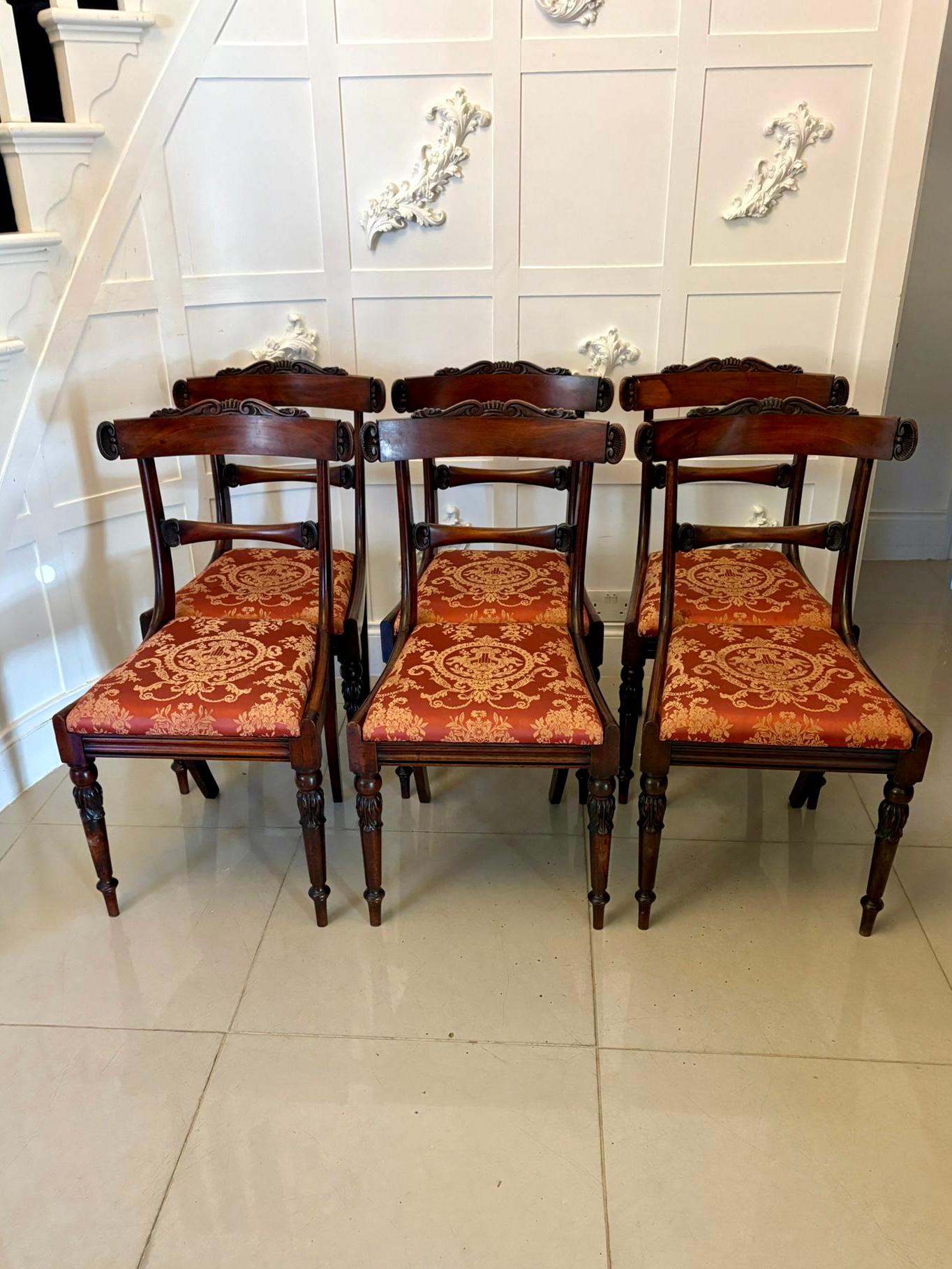 Antique Set of Six Quality Regency Carved Rosewood Dining Chairs (Geschnitzt) im Angebot