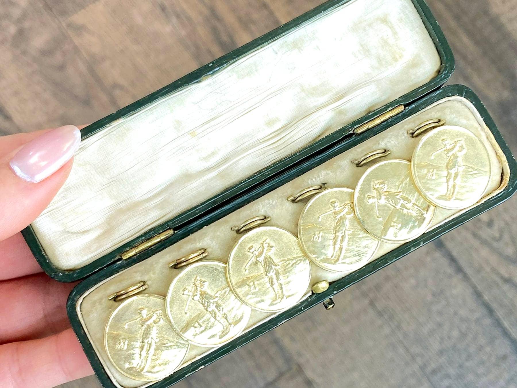 Antiker Satz von sechs Golfknöpfen aus Gelbgold, um 1910 im Angebot 6