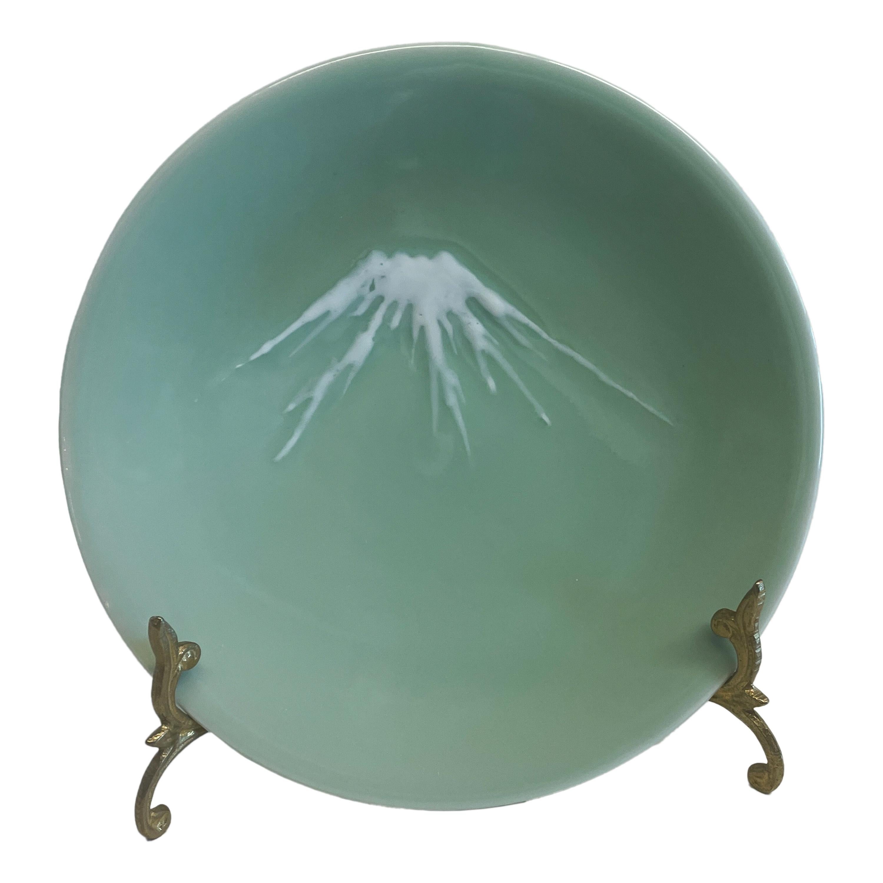 Antiker Satz von zehn japanischen Nabeshima Mt Fuji Celadon Keramik 8,5 