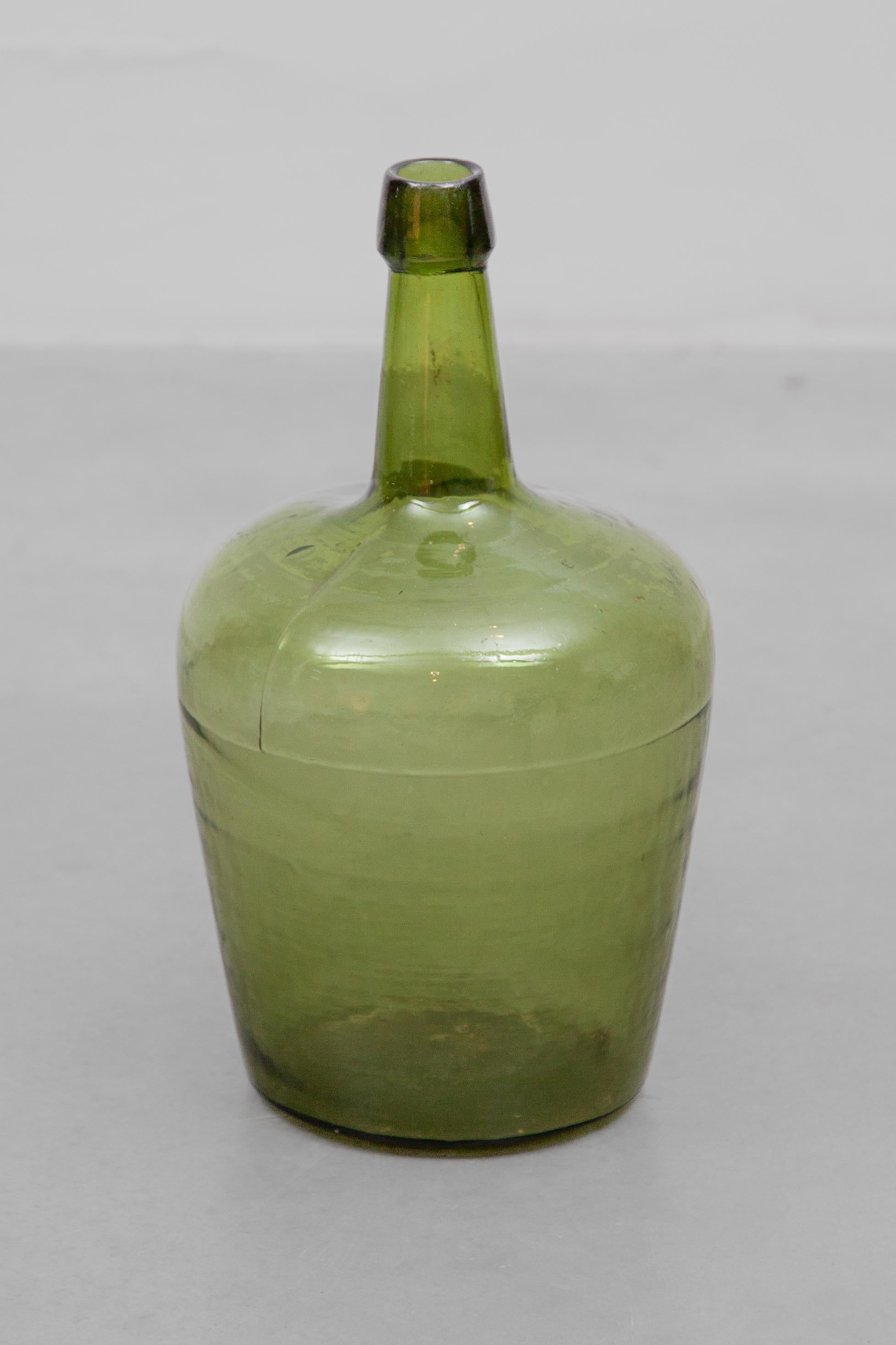 Antique Set of Three Green Glass Demijohn Hand Blown Bottles, Mecklenburgh In Good Condition In Antwerp, BE