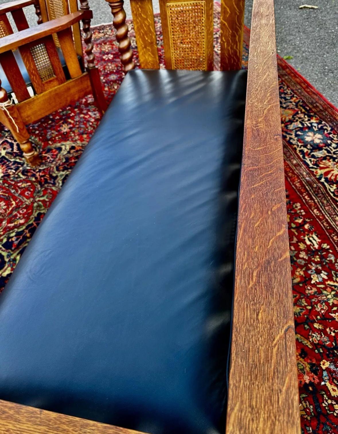 20ième siècle ANTIQUE Ensemble de trois sièges Stickley Brothers, c. 1900 - W8018      MUST SELL en vente