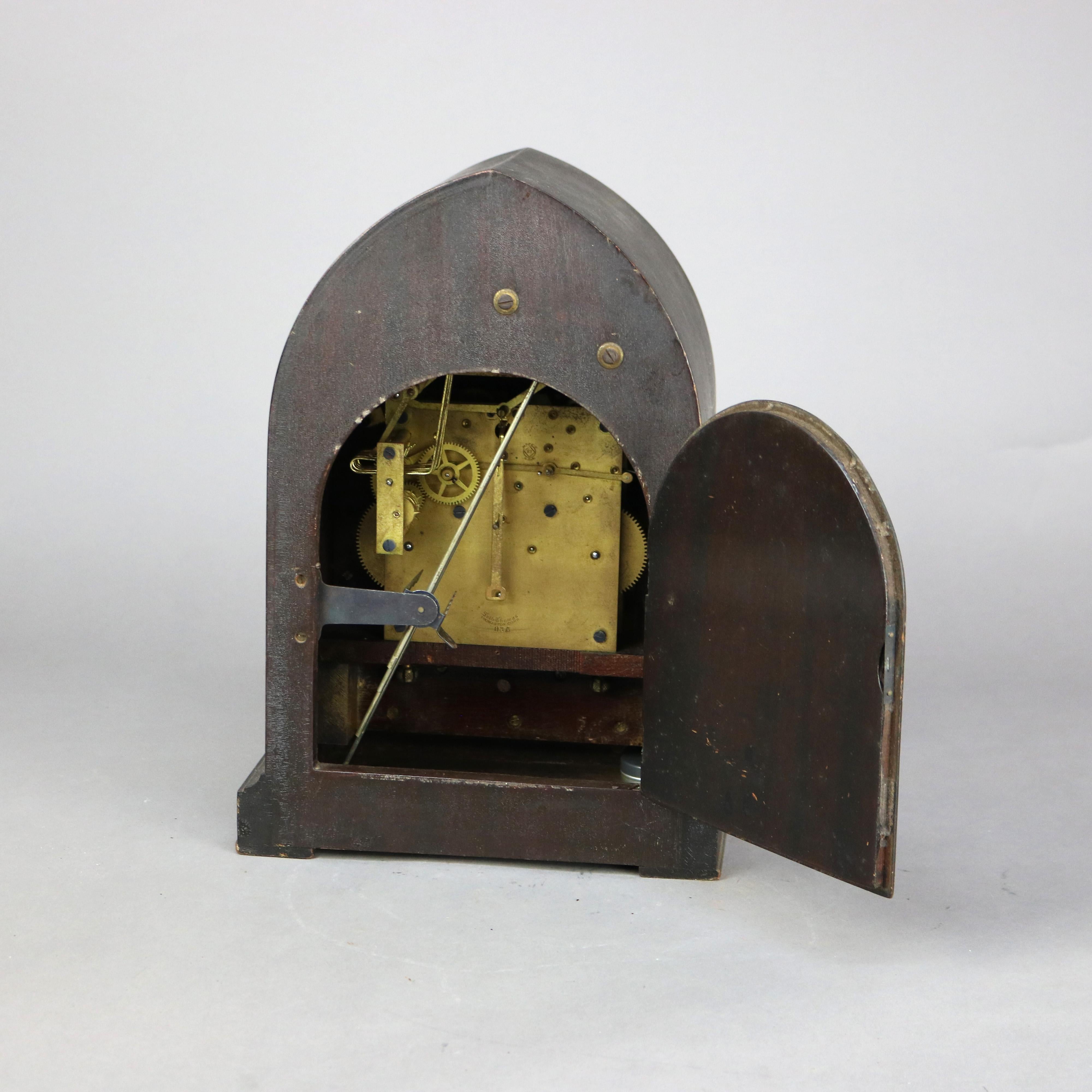 Horloge antique Seth Thomas de style gothique anglais en acajou C1910 en vente 9