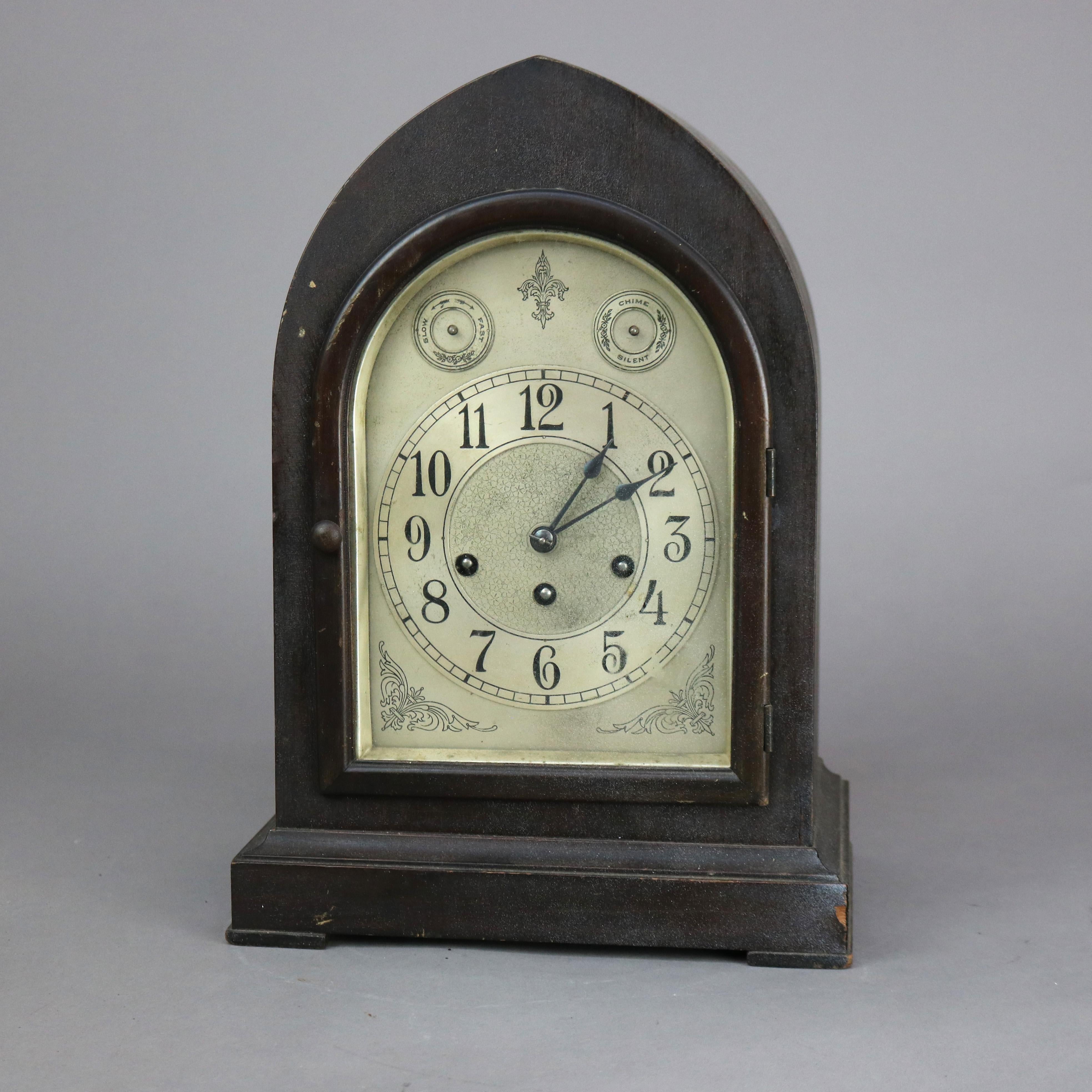Gothique Horloge antique Seth Thomas de style gothique anglais en acajou C1910 en vente
