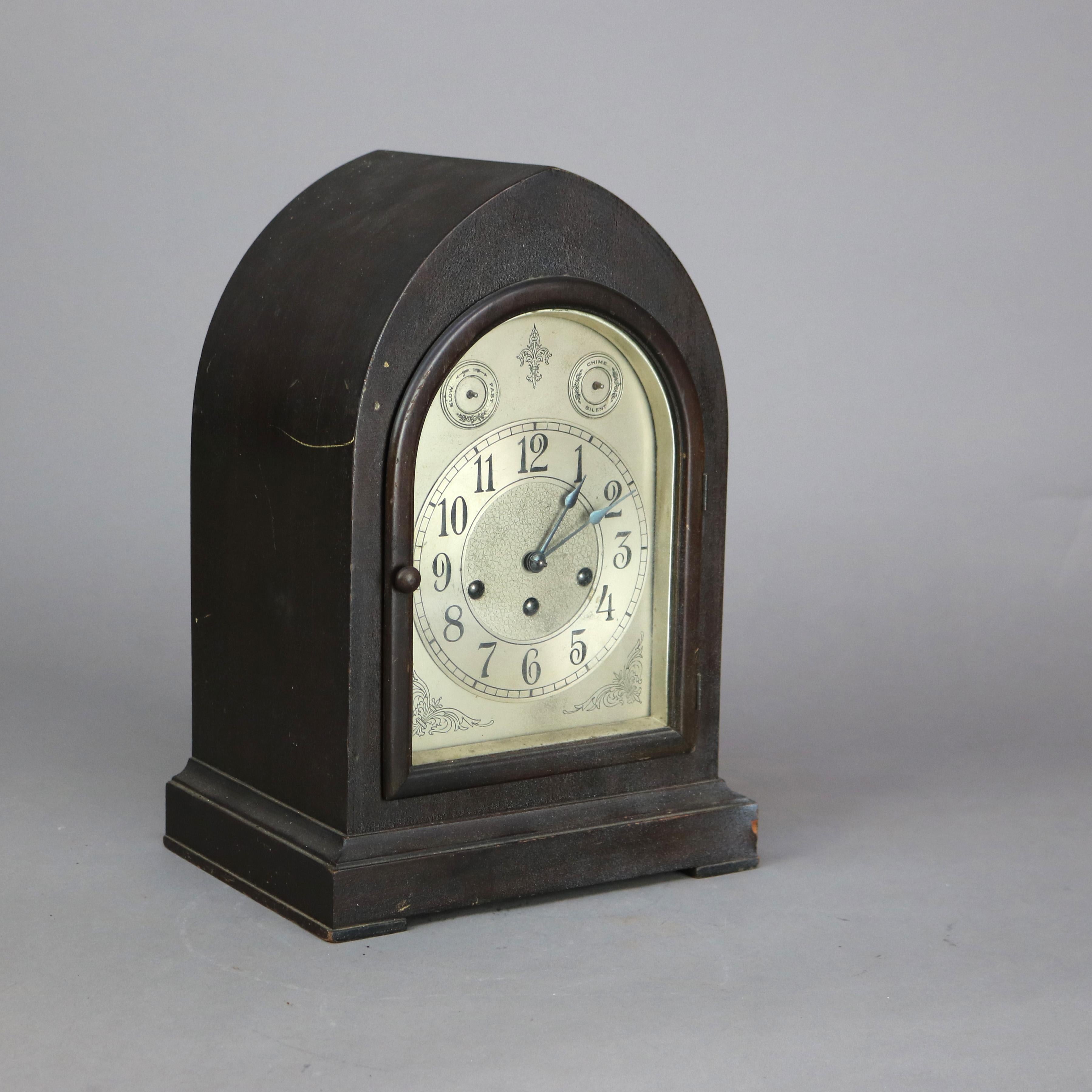 20ième siècle Horloge antique Seth Thomas de style gothique anglais en acajou C1910 en vente
