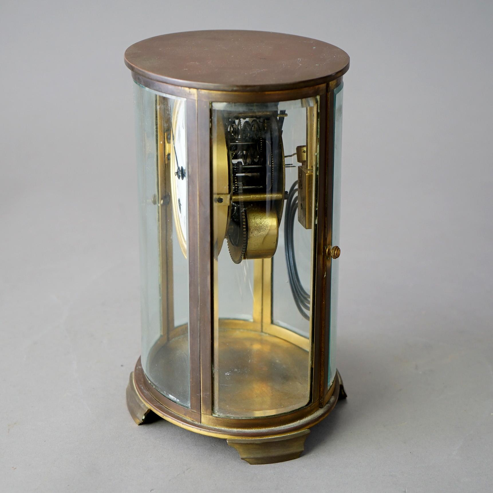 Antike ovale Seth Thomas-Kaminuhr mit Kristallgehäuse (20. Jahrhundert) im Angebot