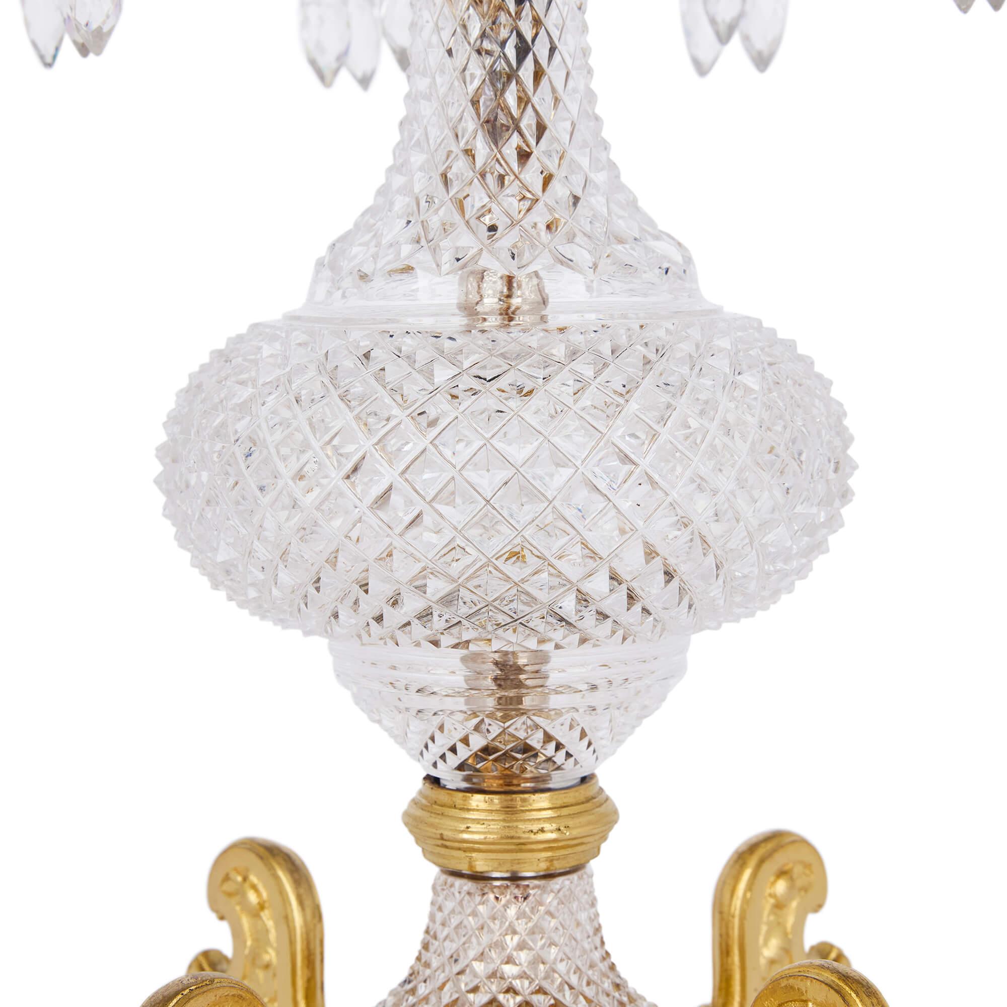 Centro de mesa antiguo de siete piezas de cristal y ormolu de Baccarat Cristal en venta