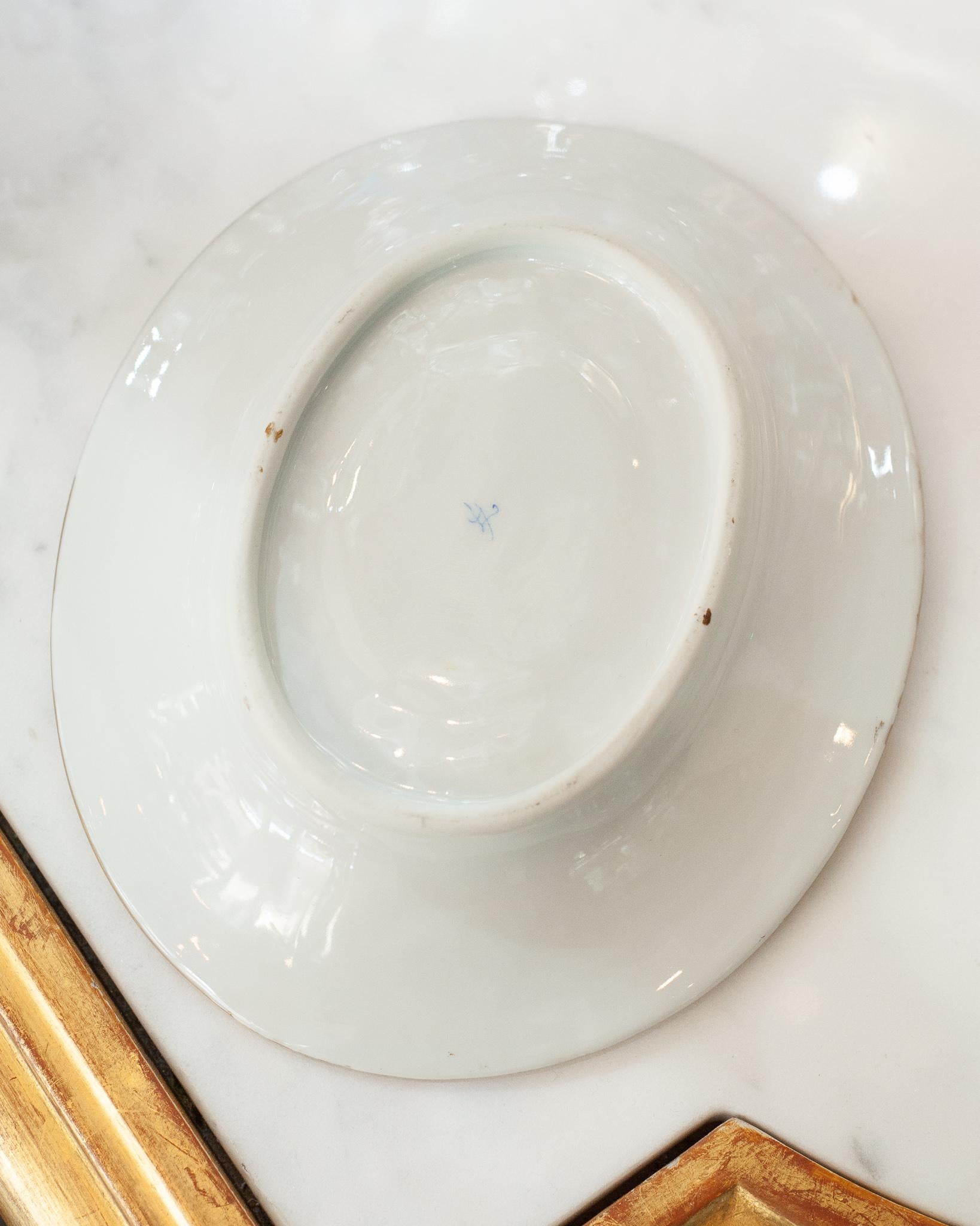 Antique Swan en porcelaine de Sèvres, saucière et sous-plat à dorure Bon état - En vente à Toronto, ON