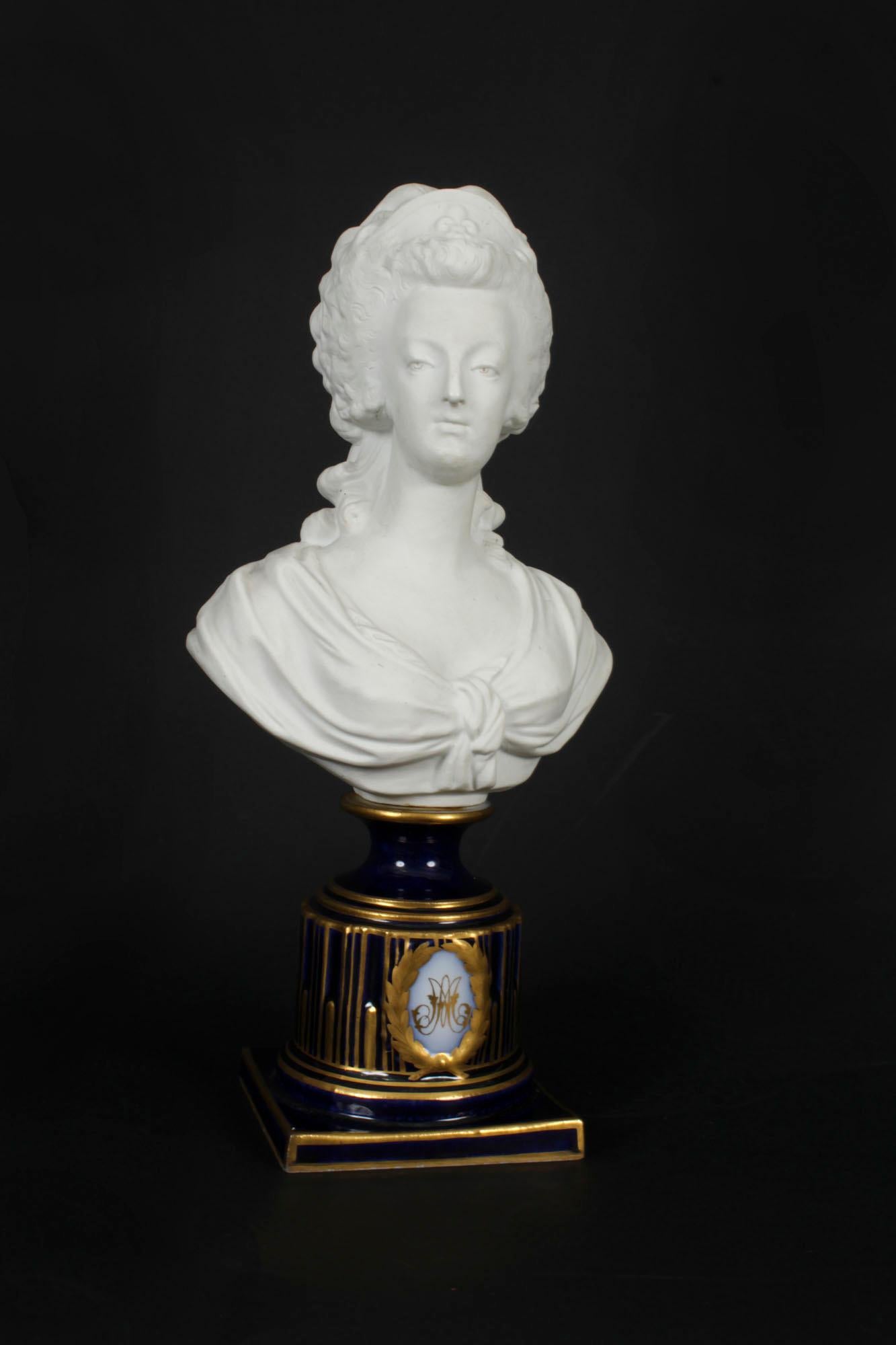 Antique Sevres Bisque Porcelain Bust Marie Antoinette 19th Century For Sale 2