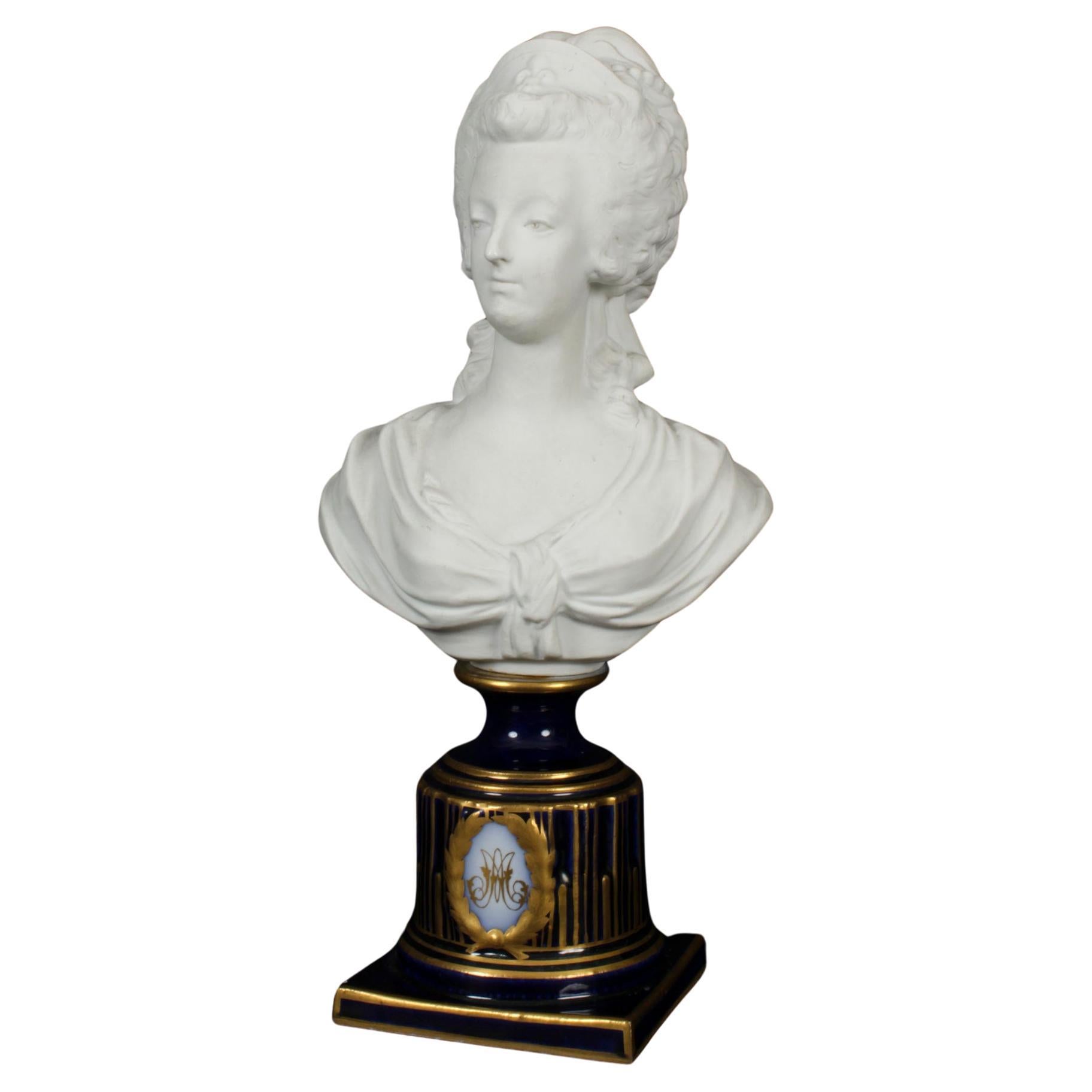 Buste ancien en porcelaine bisque de Sèvres Marie Antoinette 19ème siècle