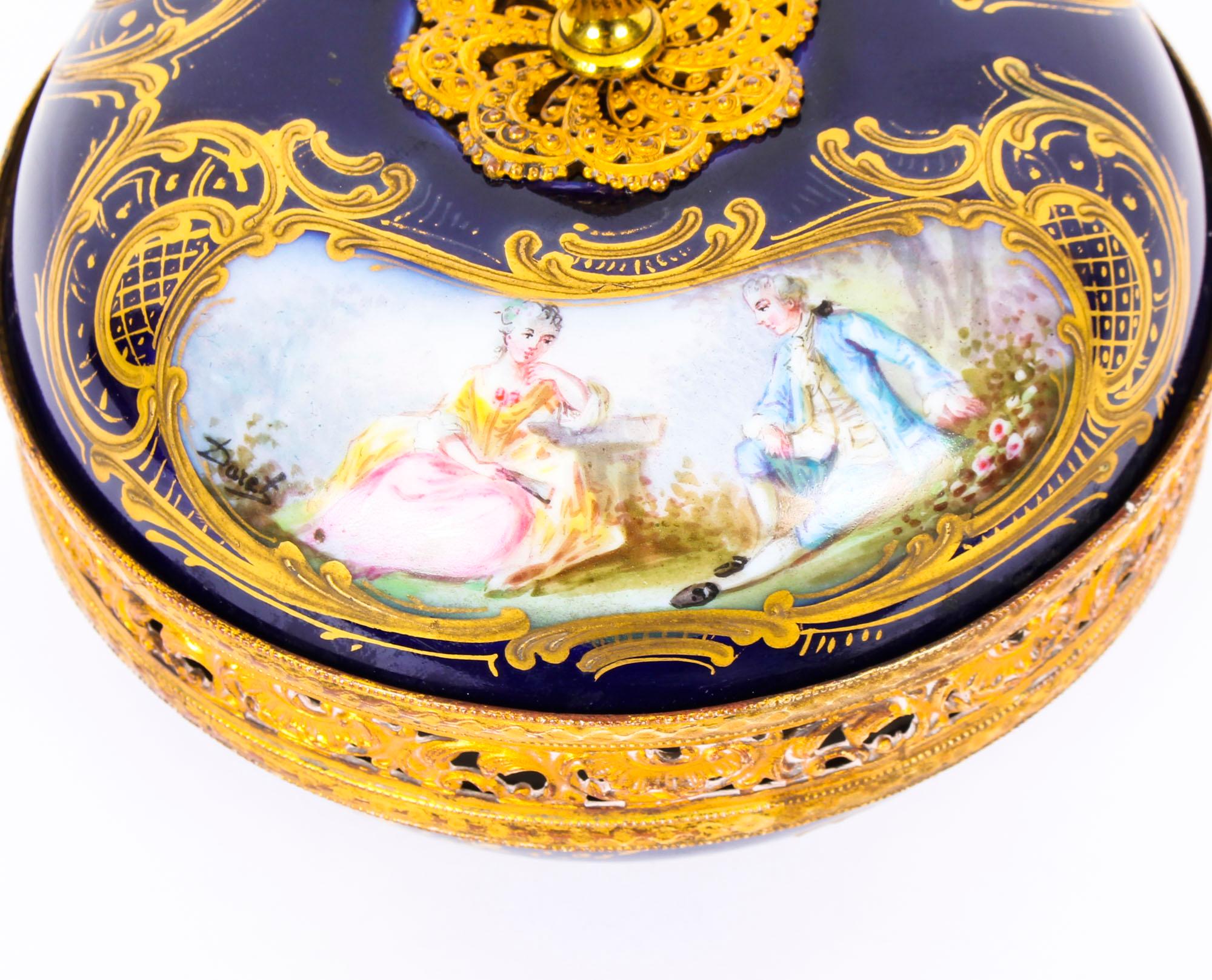 Antique Sèvres Bleu Royale Porcelain Pot-Pourri Bowl and Cover Stamped 1846 4