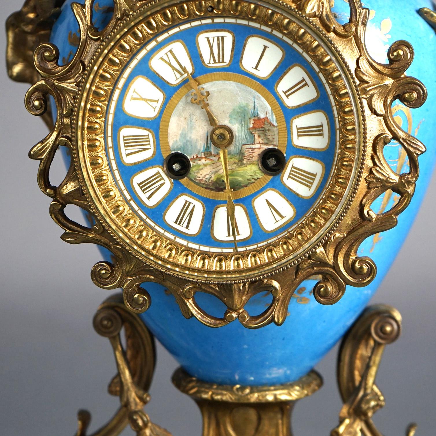 Pendule de cheminée ancienne en porcelaine de Sèvres et chérubin figuratif en bronze coulé C1880 en vente 9