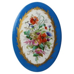 Antigua placa de porcelana pintada con motivos florales estilo Sevres C1880