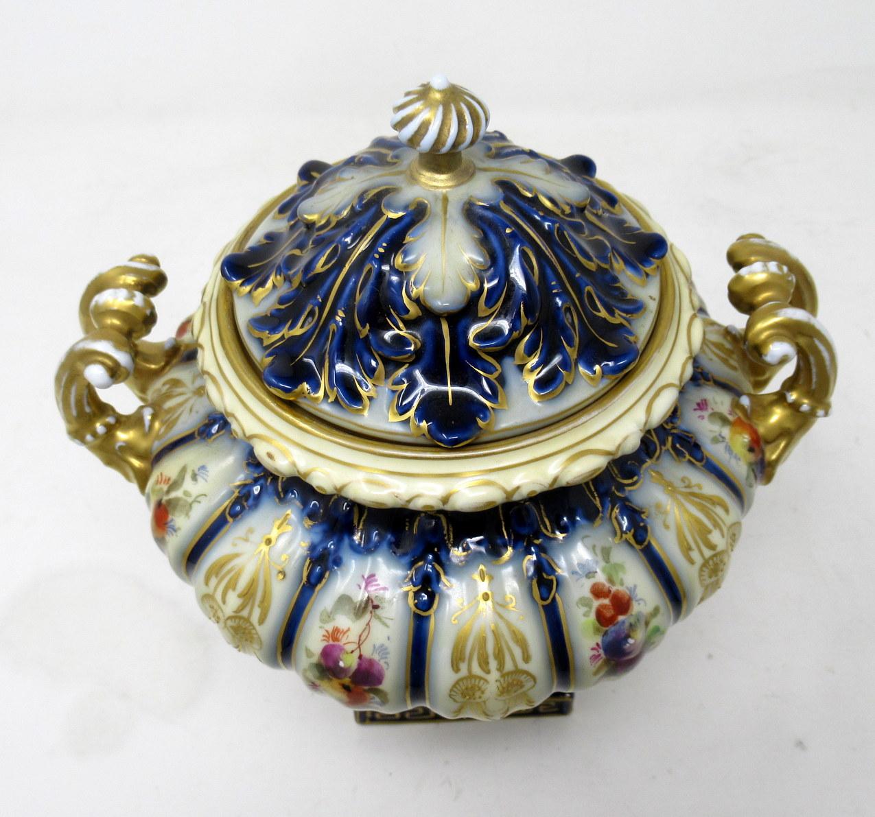 Antique Sèvres Style German Rudolstadt Hand Painted Vase Centerpiece Urn Macys In Good Condition In Dublin, Ireland