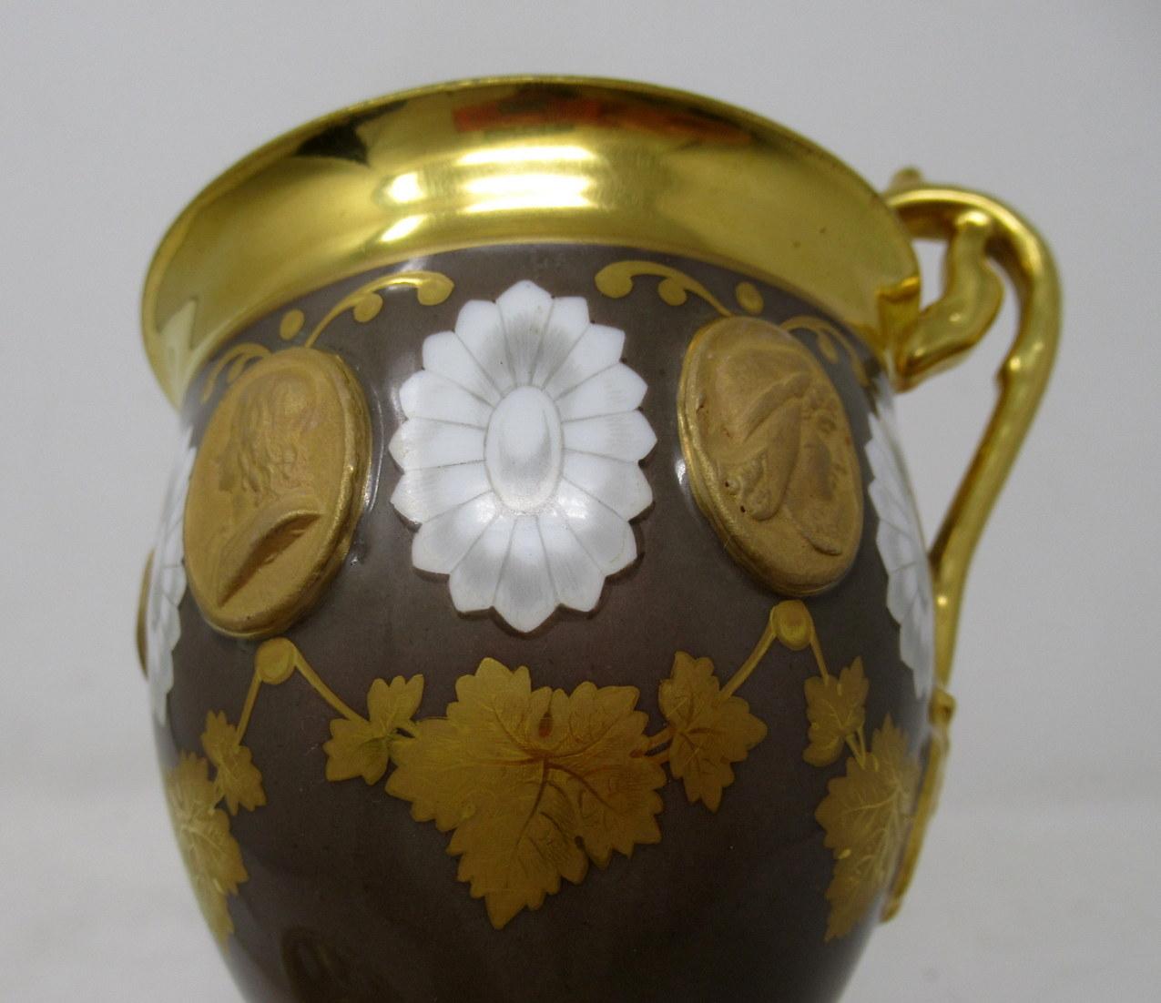 XIXe siècle Tasse à thé antique en porcelaine dorée de style Sèvres de Paris, soucoupe Alexander Great Dante en vente