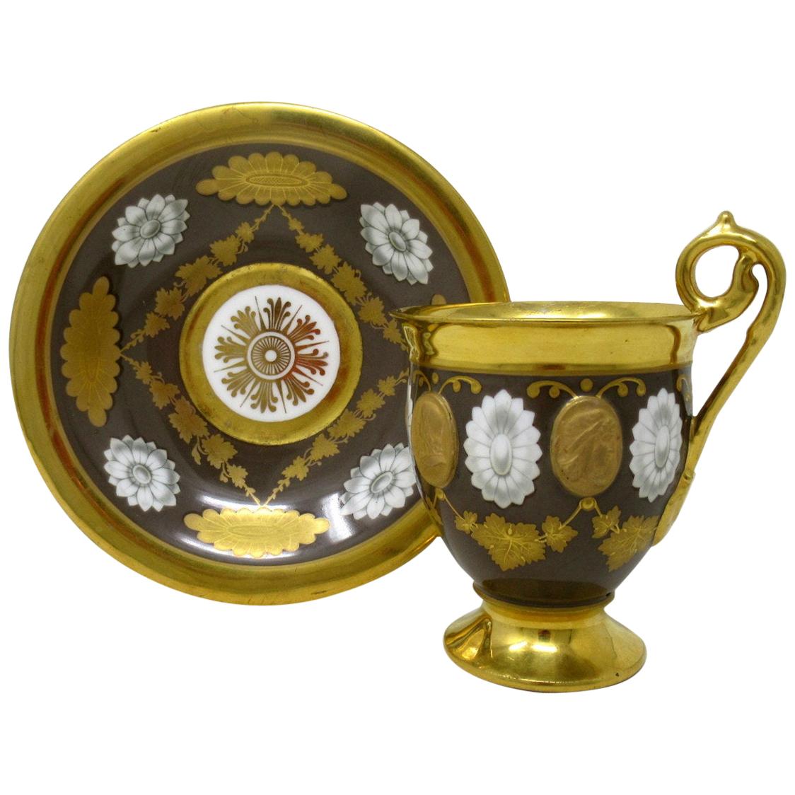 Tasse à thé antique en porcelaine dorée de style Sèvres de Paris, soucoupe Alexander Great Dante