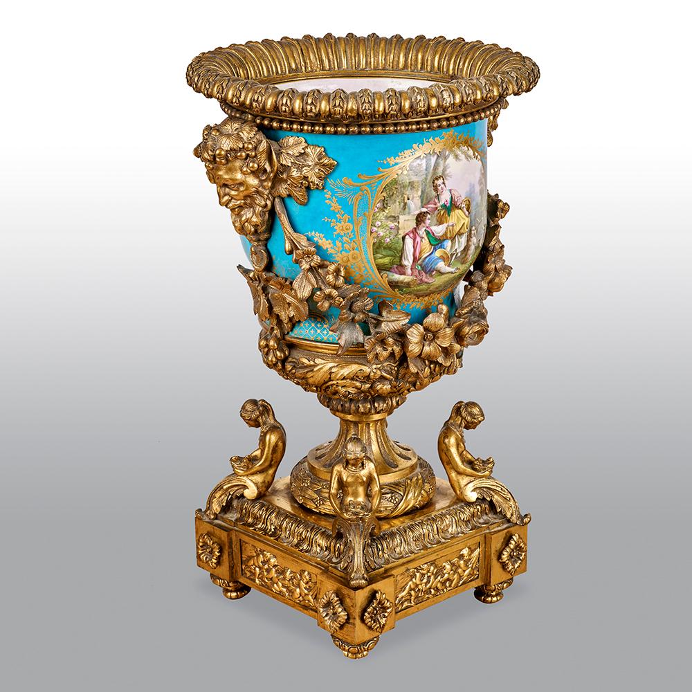 Antique Sevres-Style Porcelain and Gilt Bronze Mounted Compote In Good Condition In Uckfield, Sussex