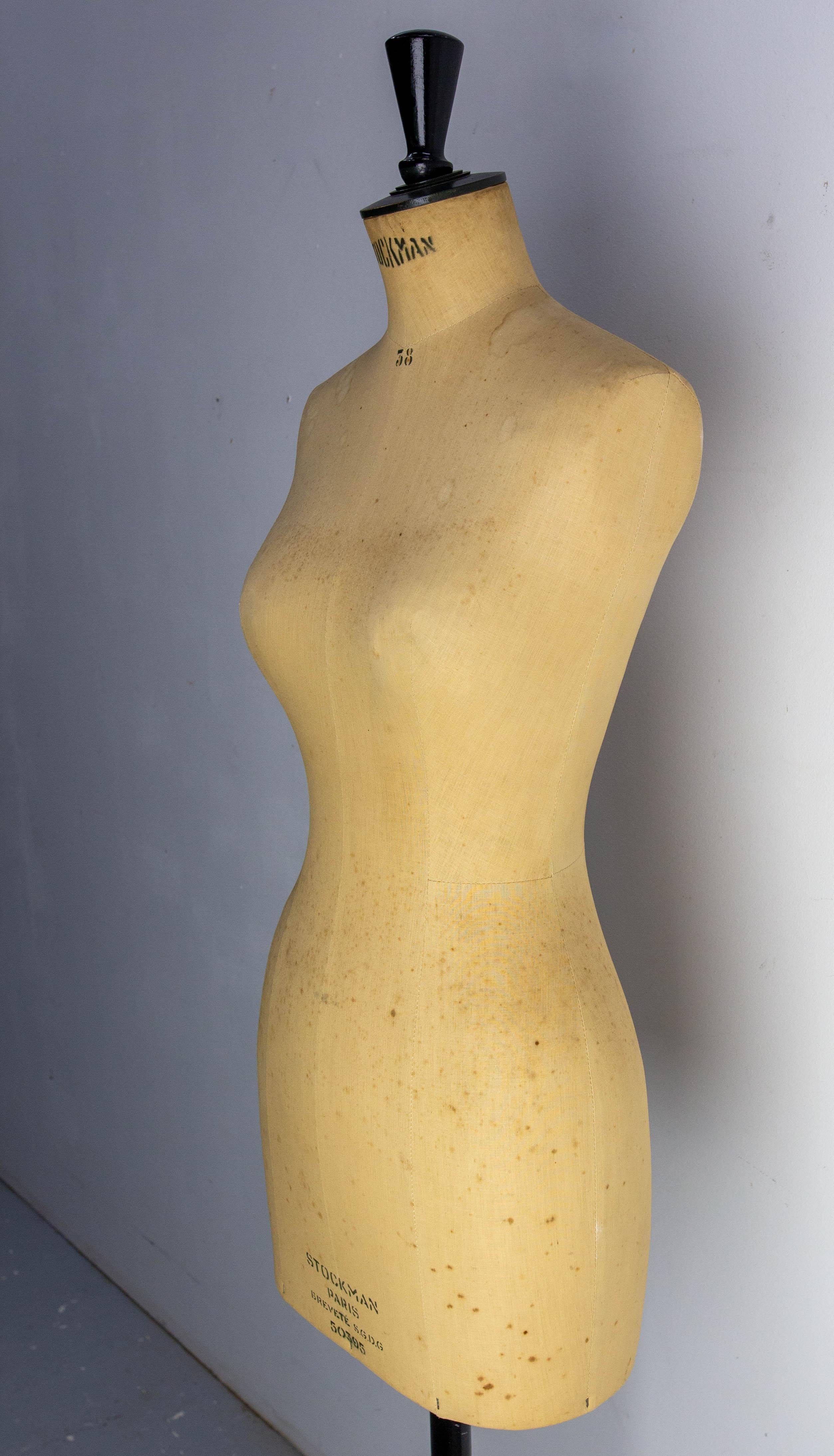 Antiguo maniquí de costura de alta costura de madera y tela , francés c 1950 Madera en venta