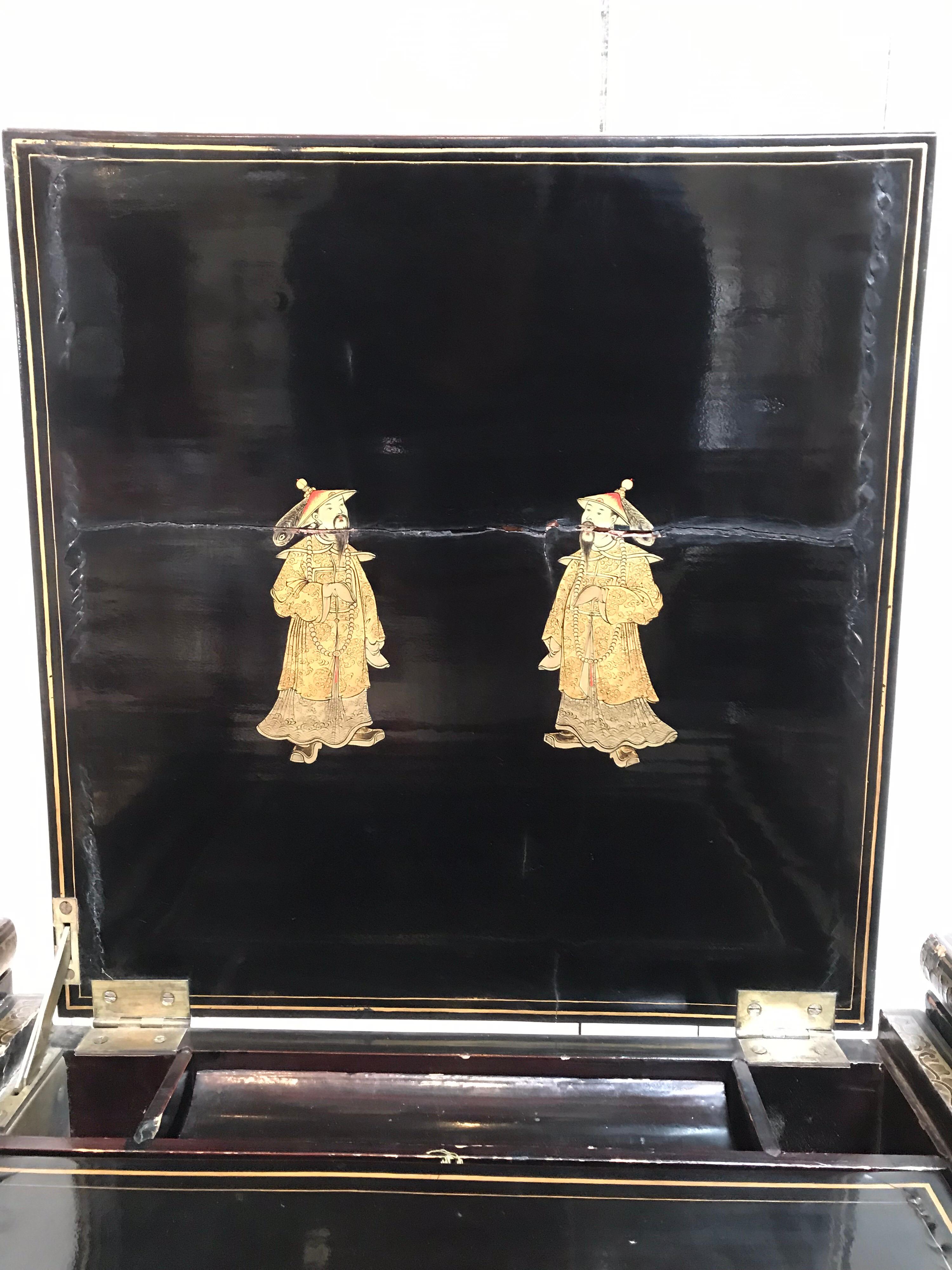 Table à couture ancienne avec laque Chinoiserie (anglaise, début du XIXe siècle) en vente 7