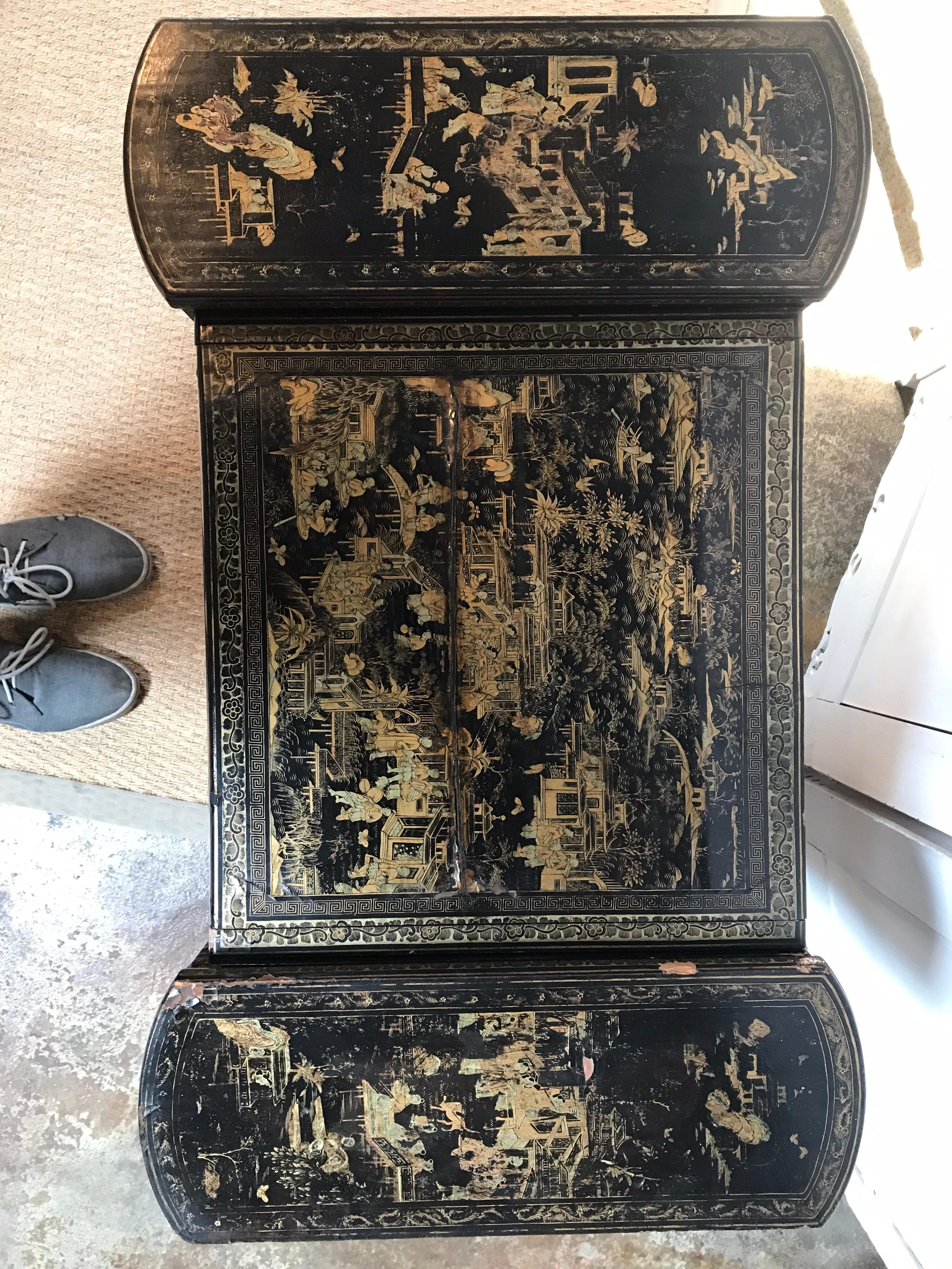Antique Sewing Table with Chinoiserie Lacquer 'English, Early 19th Century' In Fair Condition For Sale In Dallas, TX